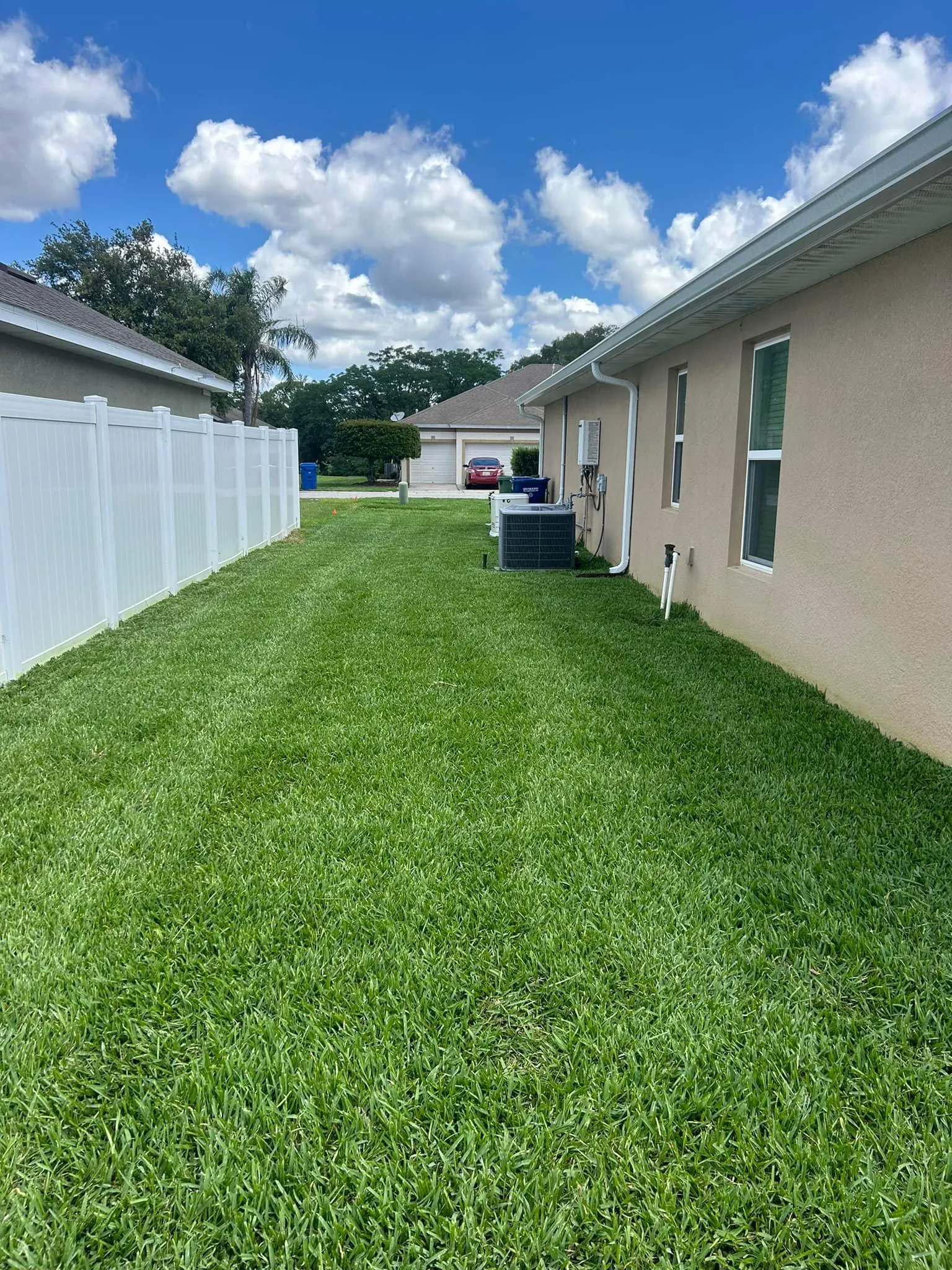 Fall and Spring Clean Up for Estrada All Pro Lawn Service in Auburndale, Florida