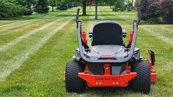 Residential Snow Plowing for B&L Management LLC in East Windsor, CT