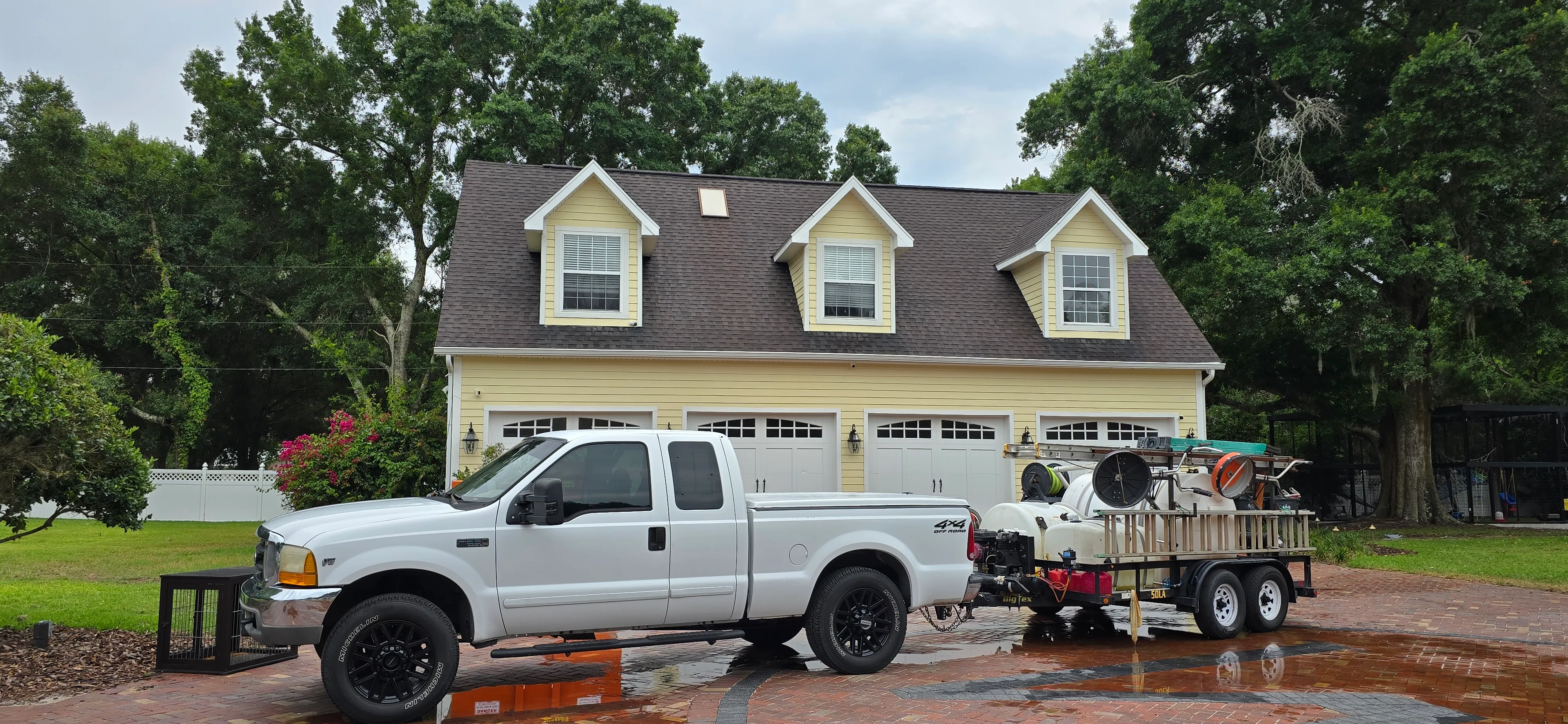 Roof Cleaning for BLUE STREAM ROOF CLEANING & PRESSURE WASHING  in Tampa, FL