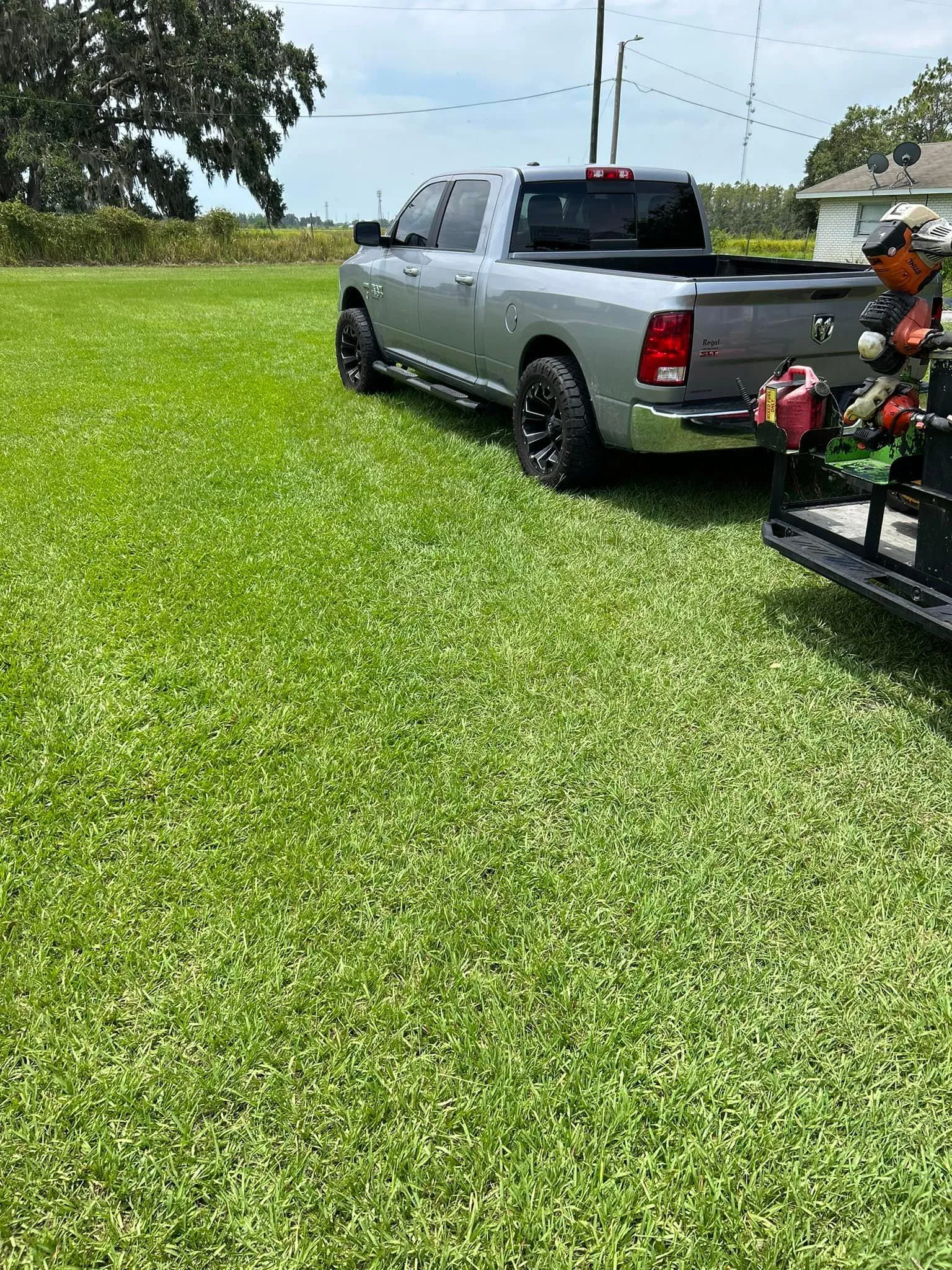 Fall and Spring Clean Up for Estrada All Pro Lawn Service in Auburndale, Florida