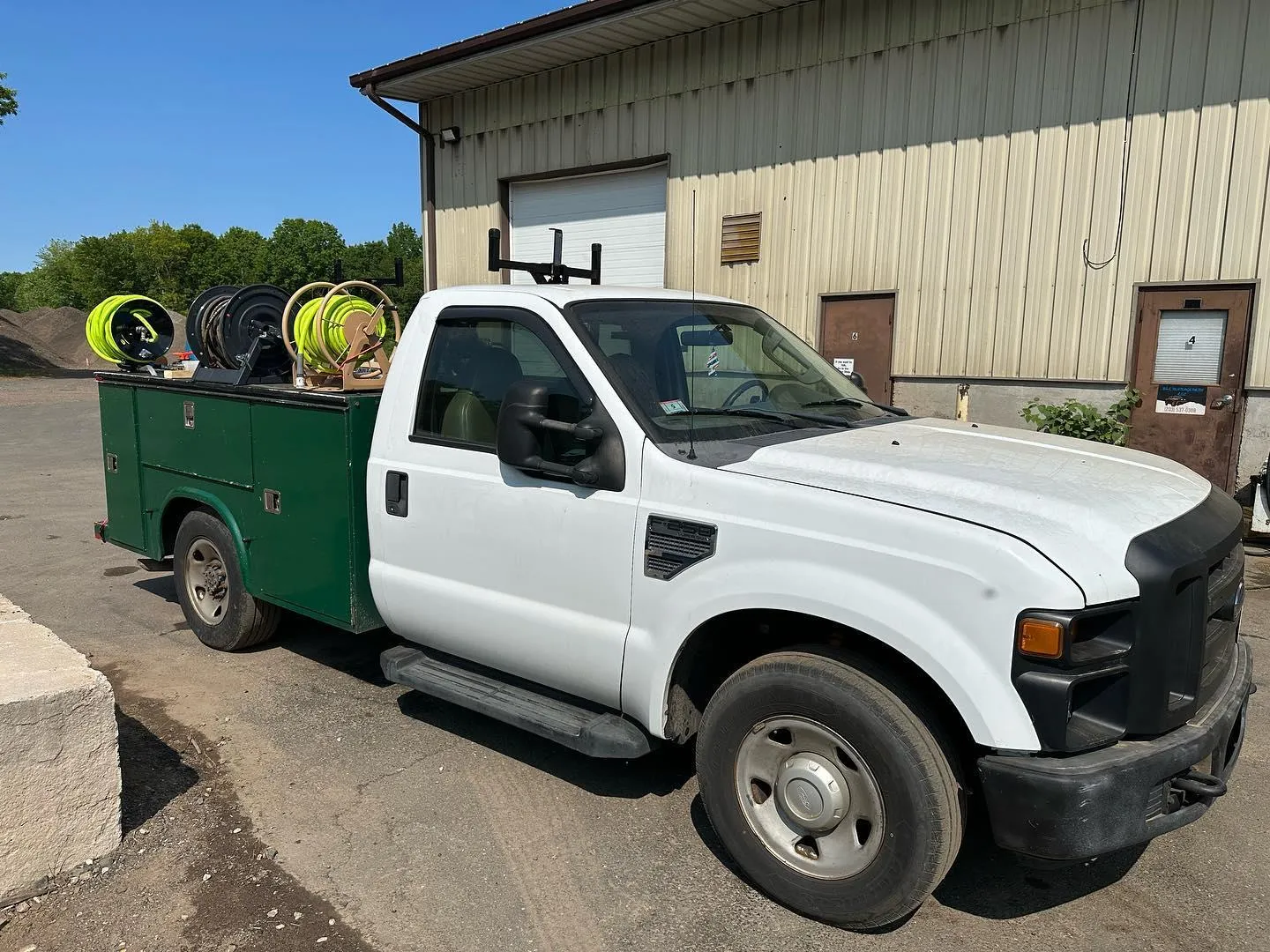 Residential Snow Plowing for B&L Management LLC in East Windsor, CT