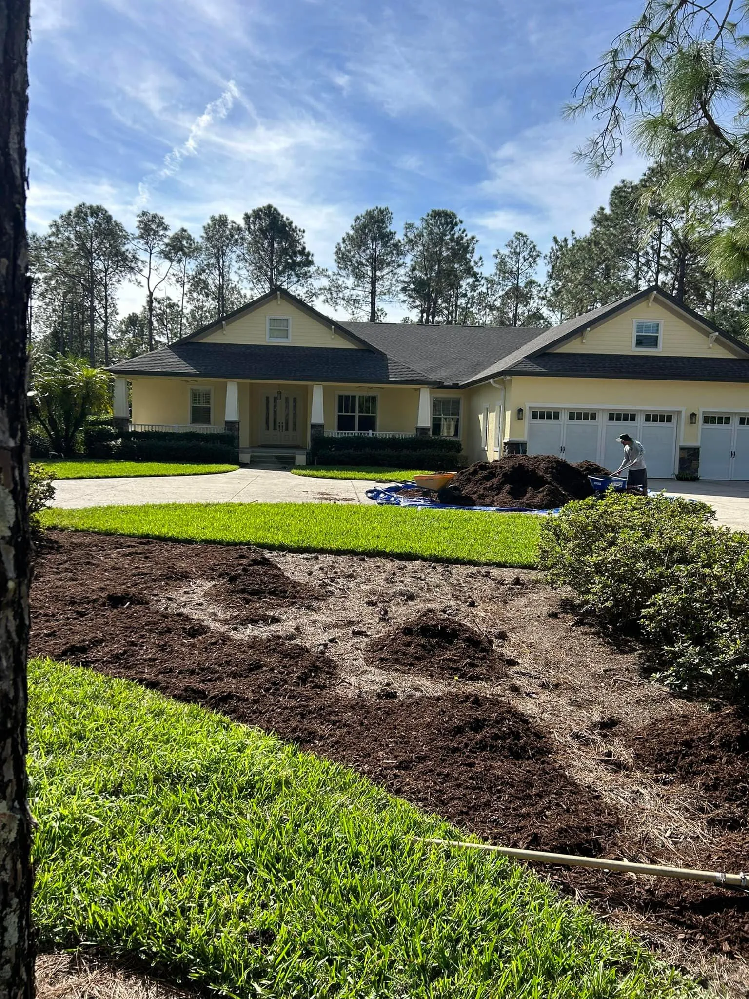 Fall and Spring Clean Up for Estrada All Pro Lawn Service in Auburndale, Florida