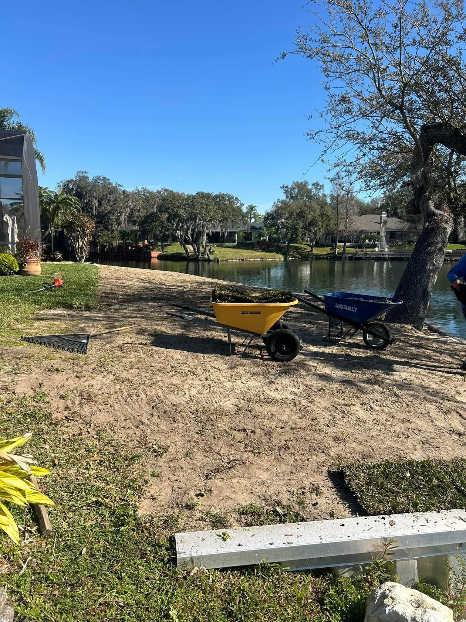 Fall and Spring Clean Up for Estrada All Pro Lawn Service in Auburndale, Florida