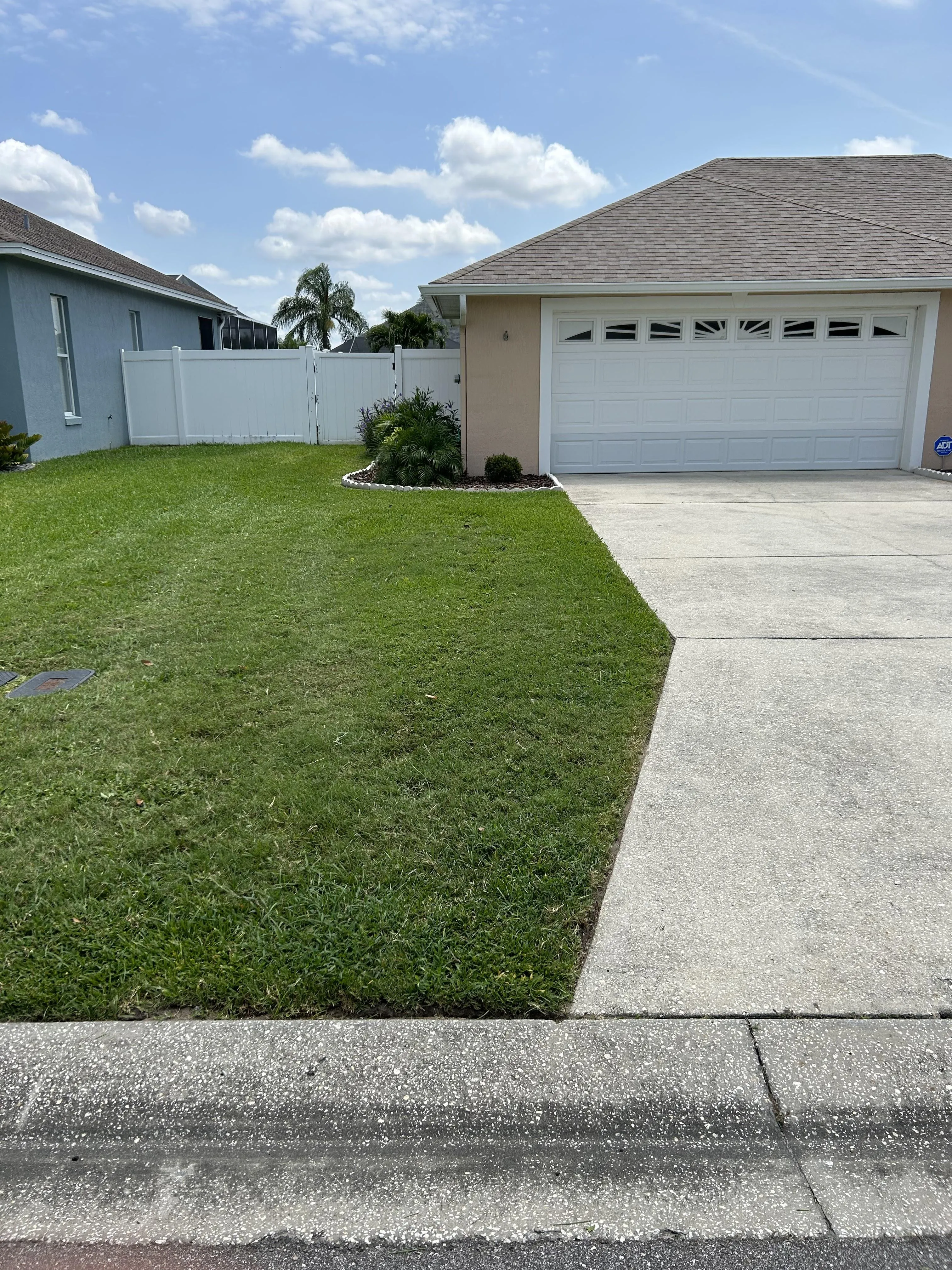 Fall and Spring Clean Up for Estrada All Pro Lawn Service in Auburndale, Florida