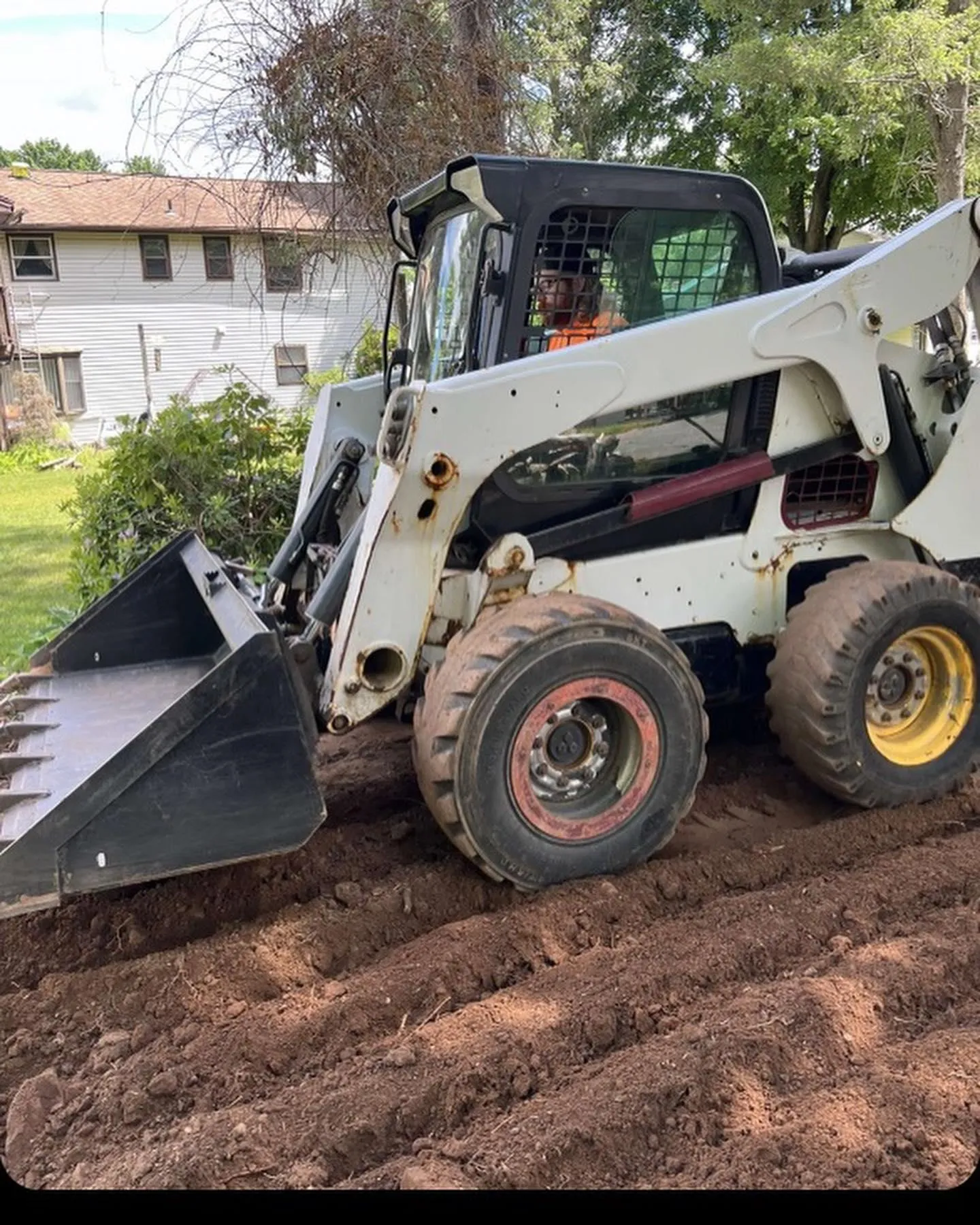 Residential Snow Plowing for B&L Management LLC in East Windsor, CT