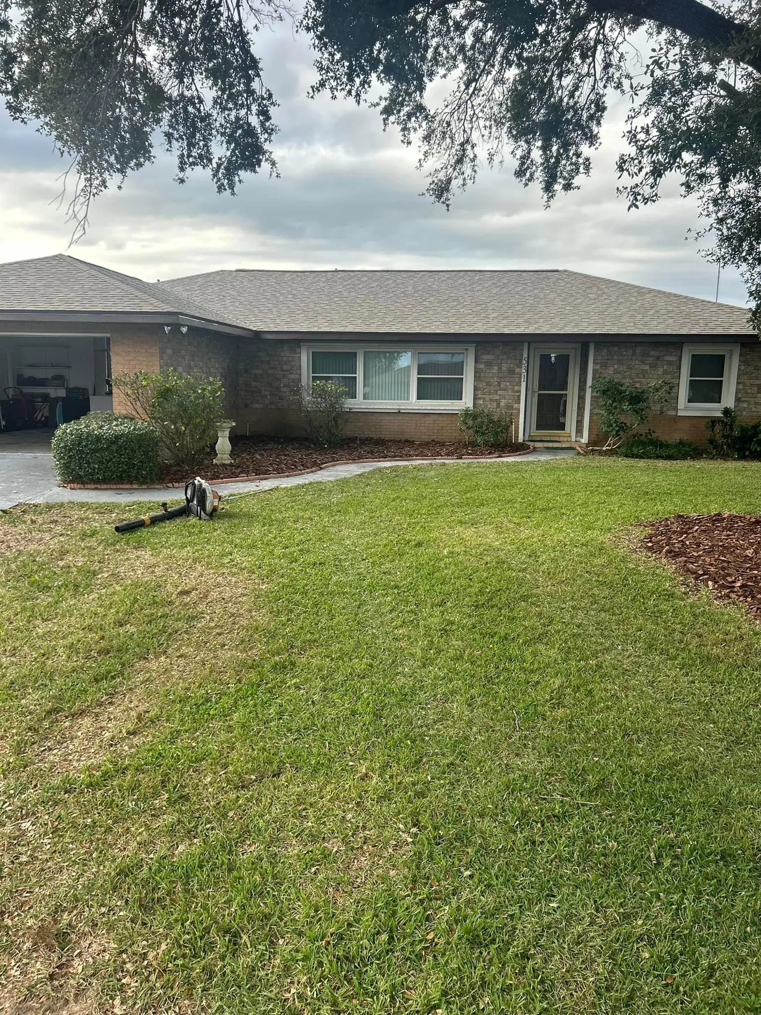 Fall and Spring Clean Up for Estrada All Pro Lawn Service in Auburndale, Florida