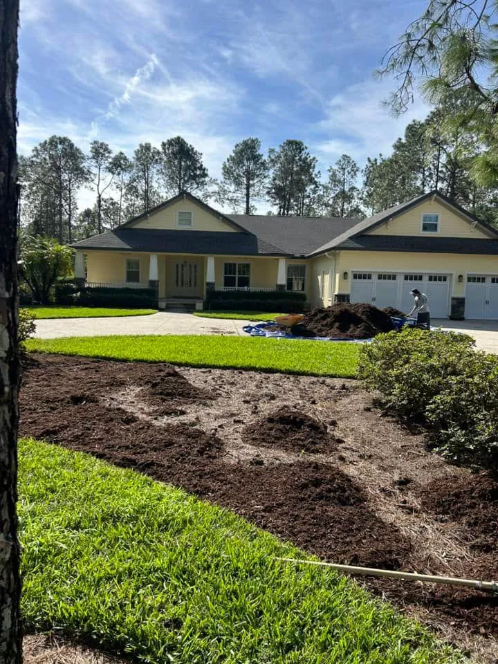 Fall and Spring Clean Up for Estrada All Pro Lawn Service in Auburndale, Florida