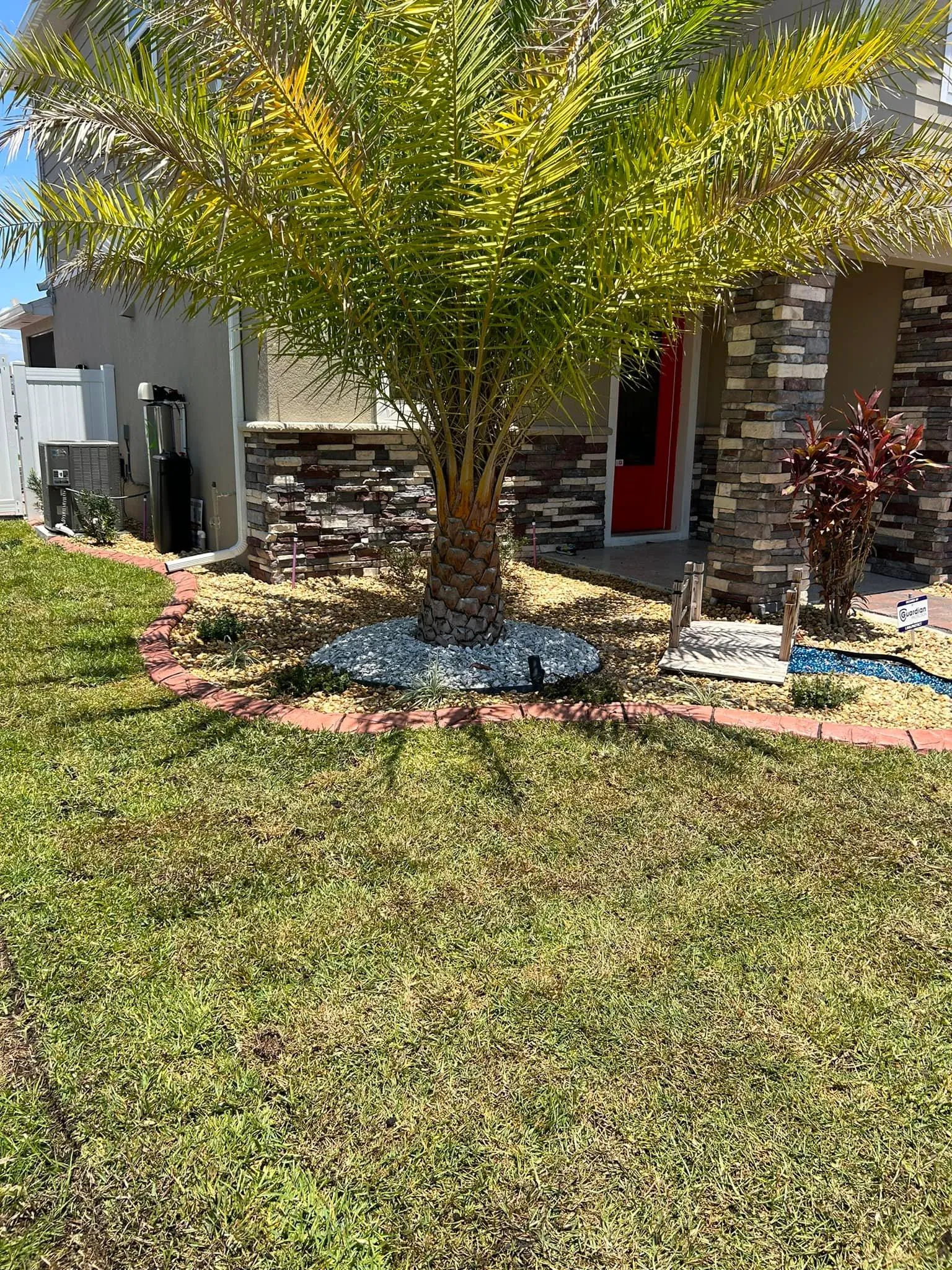 Fall and Spring Clean Up for Estrada All Pro Lawn Service in Auburndale, Florida