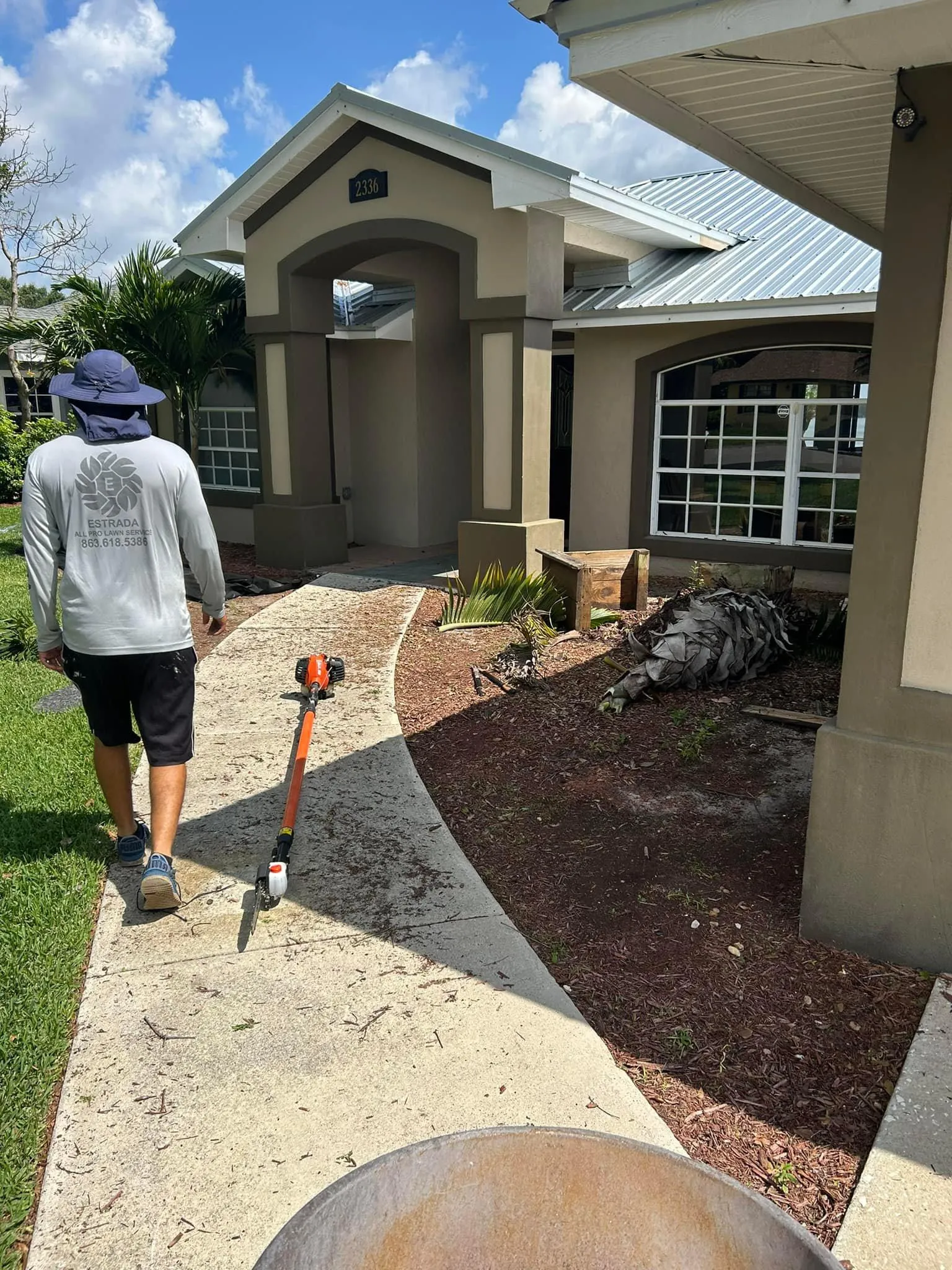 Fall and Spring Clean Up for Estrada All Pro Lawn Service in Auburndale, Florida