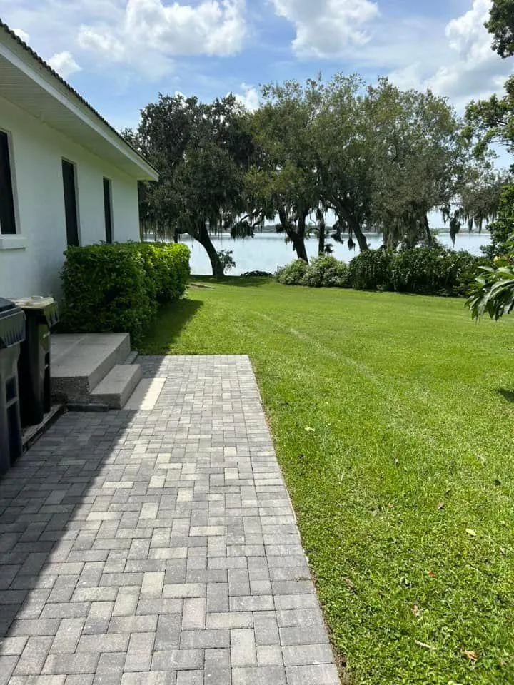 Fall and Spring Clean Up for Estrada All Pro Lawn Service in Auburndale, Florida