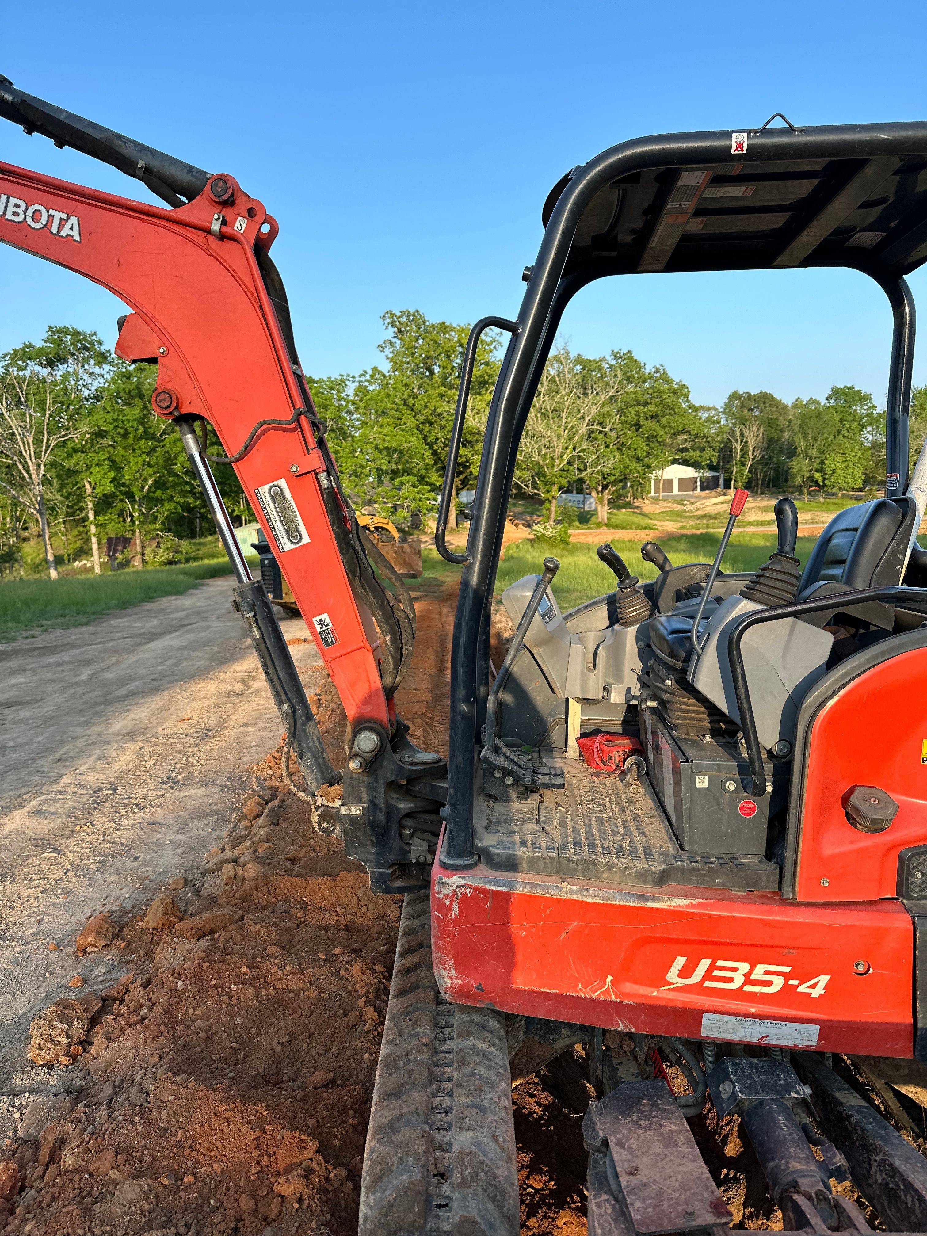 Rental Equipment  for JUSTIN JACQUES LLC DBA DOUBLE J EXCAVATION in Nashville, AR