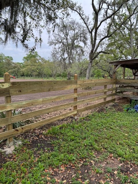 Fencing  for Divine Construction Services in Brazoria County, TX