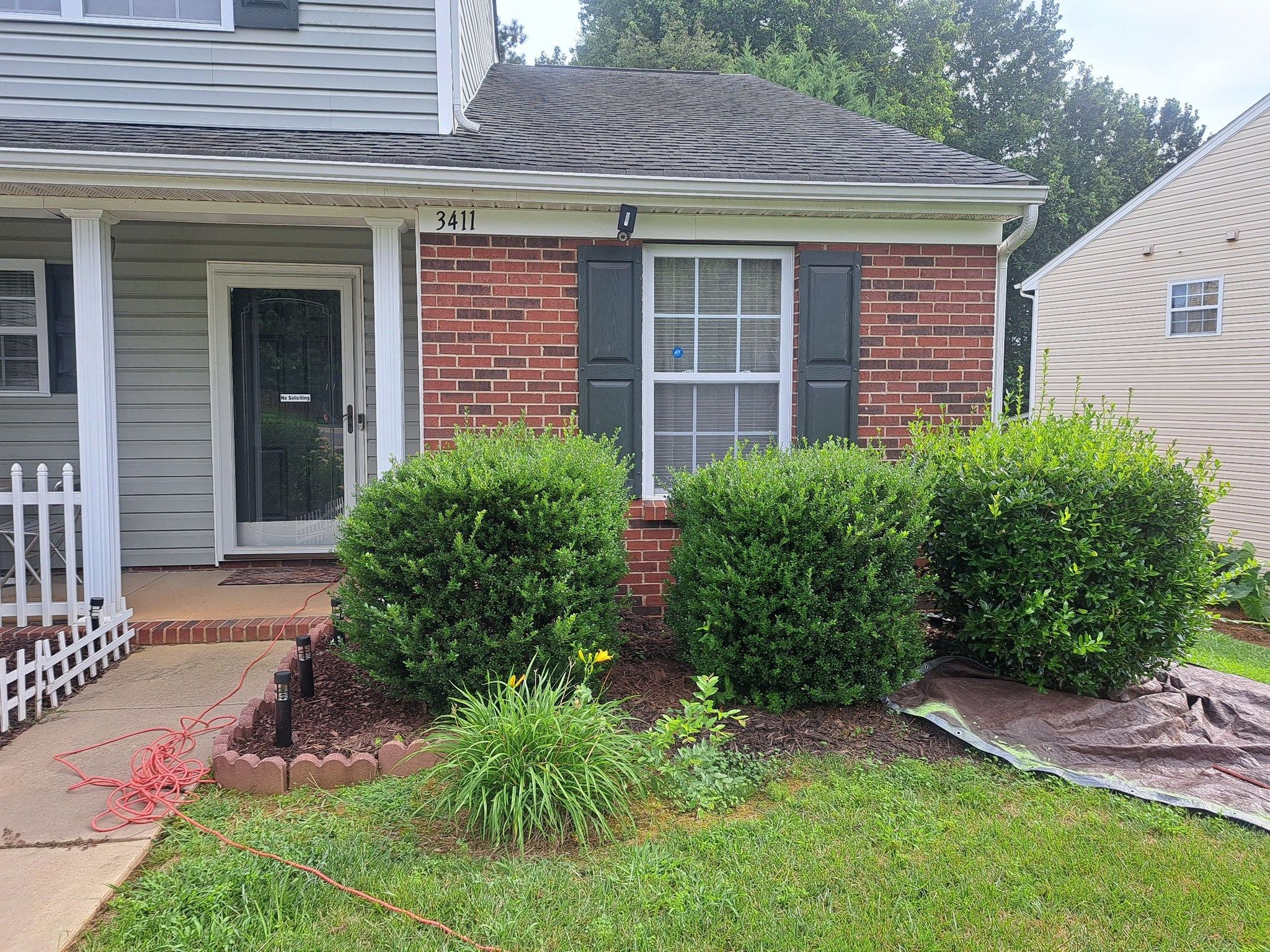 Lawn Care for Dee's Lawn Care Services in Lake Wylie, SC
