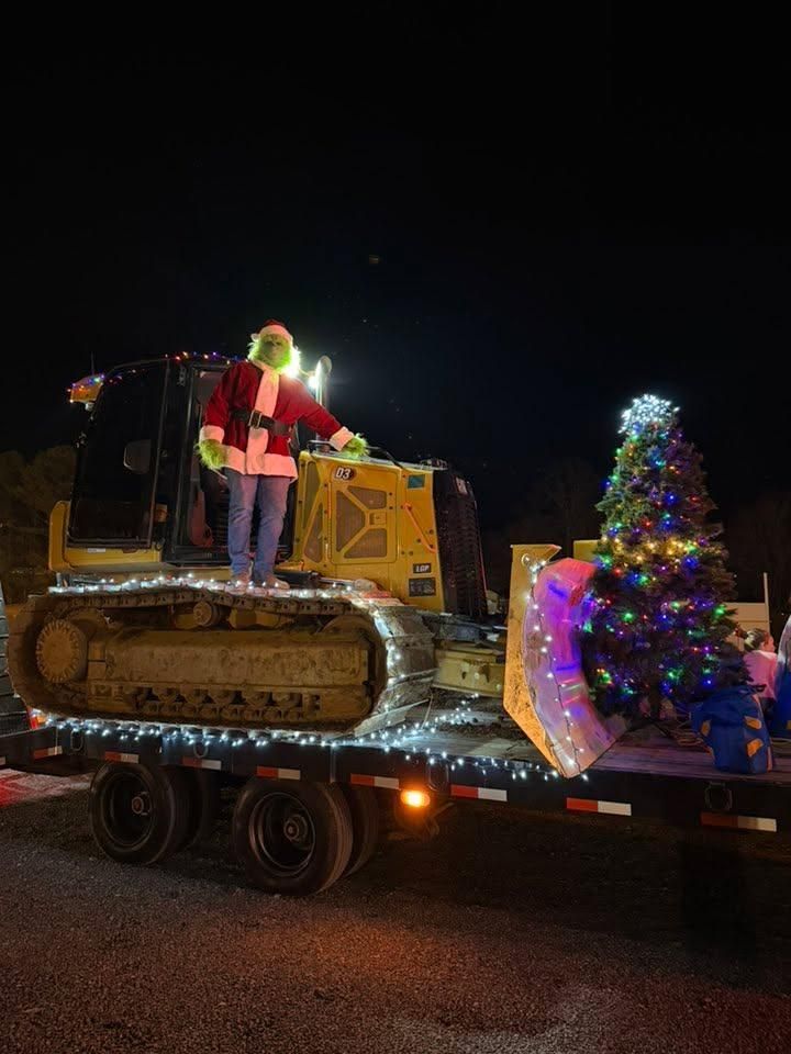  for Collins Constructors in Fyffe, AL