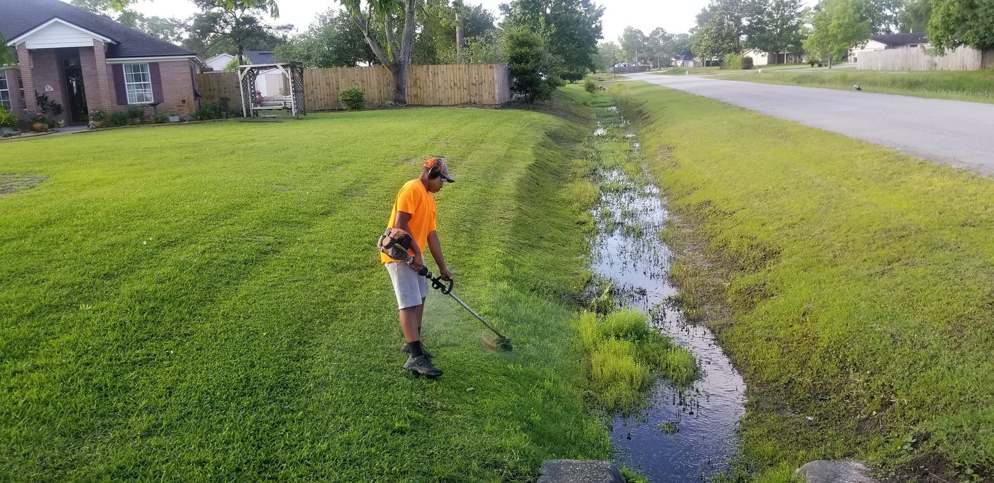 Lawn Care for V Man Services LLC in Asbury Lake, FL