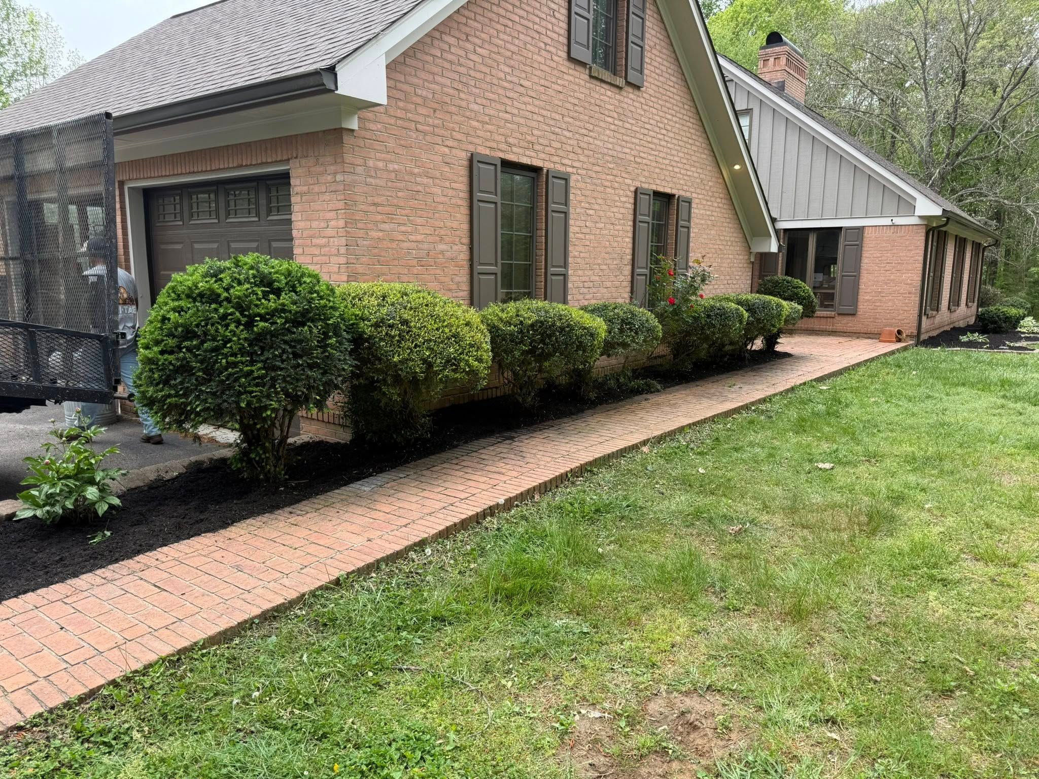  for Gonzales Lawn & Landscapes in Lawrenceburg, TN