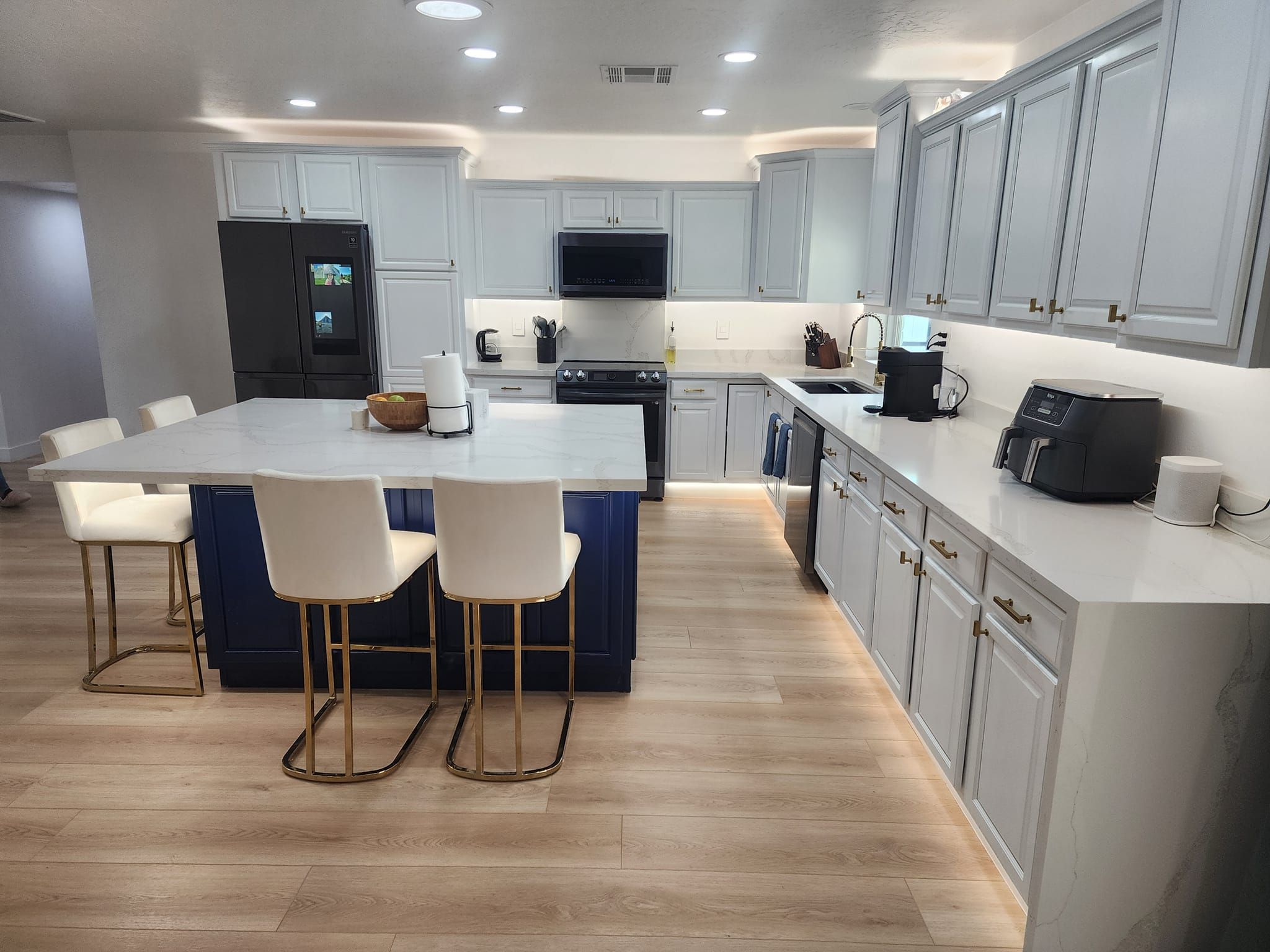  for LV Innovations in Phoenix, AZ