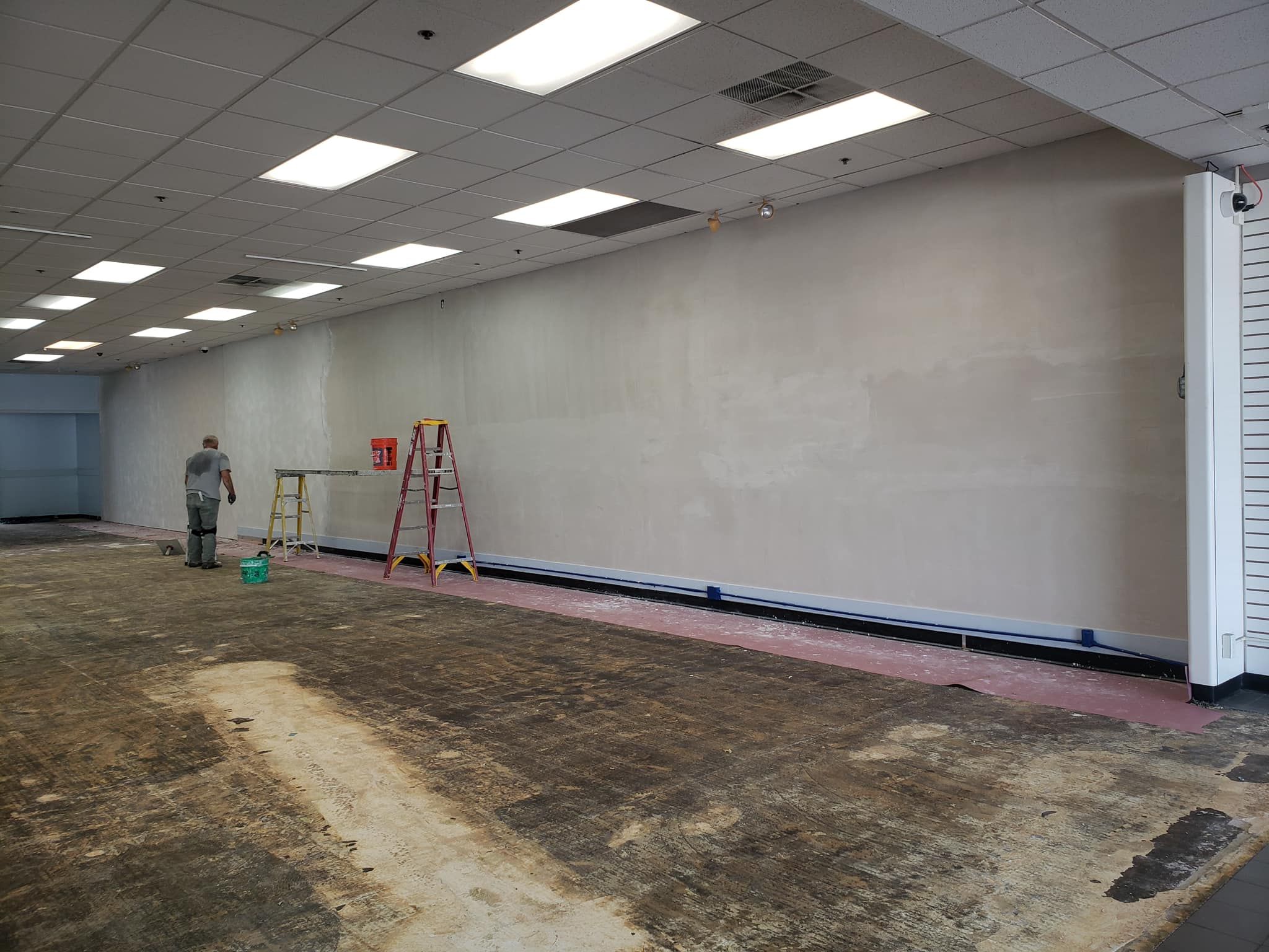  for WALL PROS in Rockford, IL