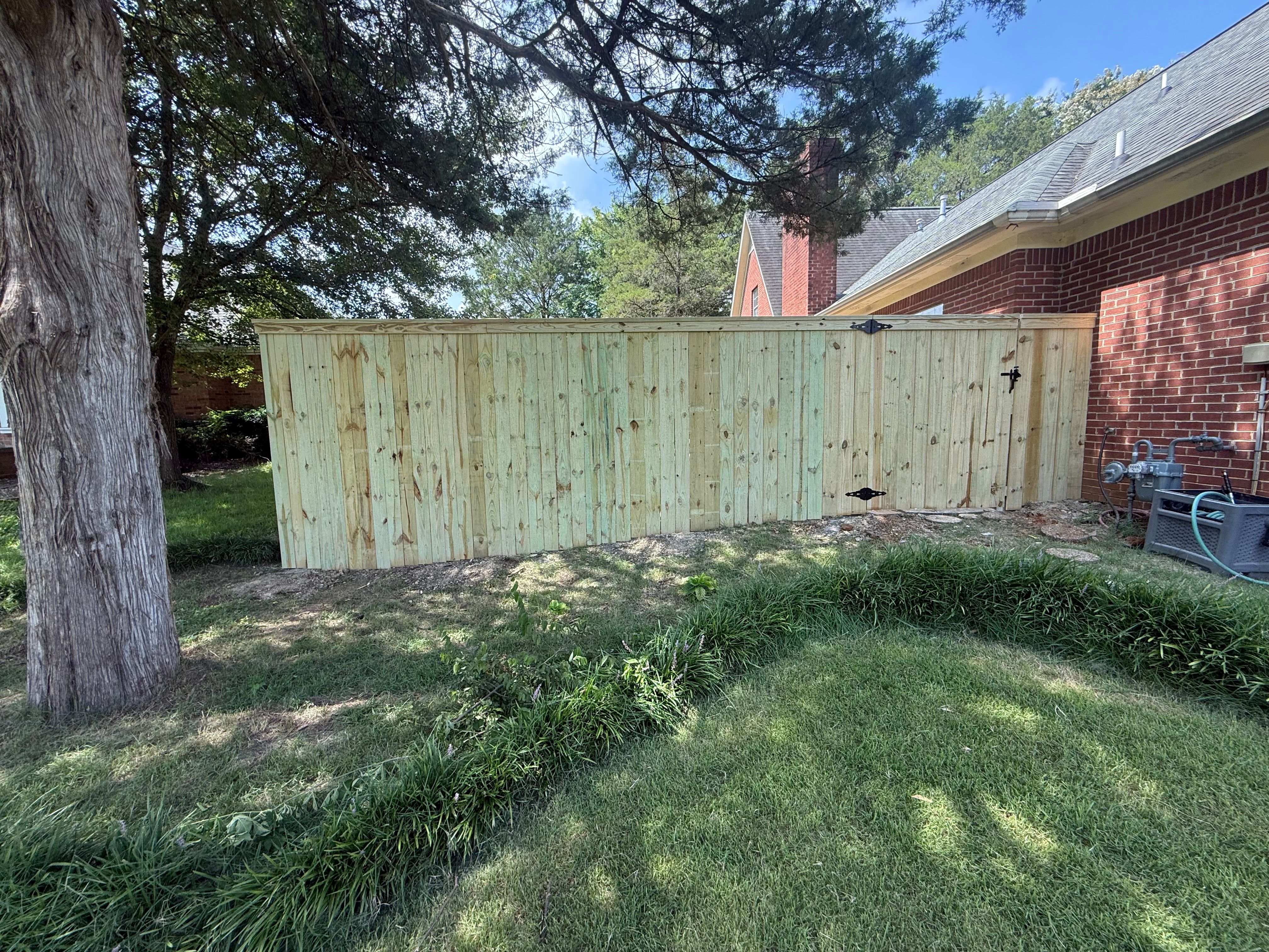  for Pennington Fence Co in Tupelo, MS