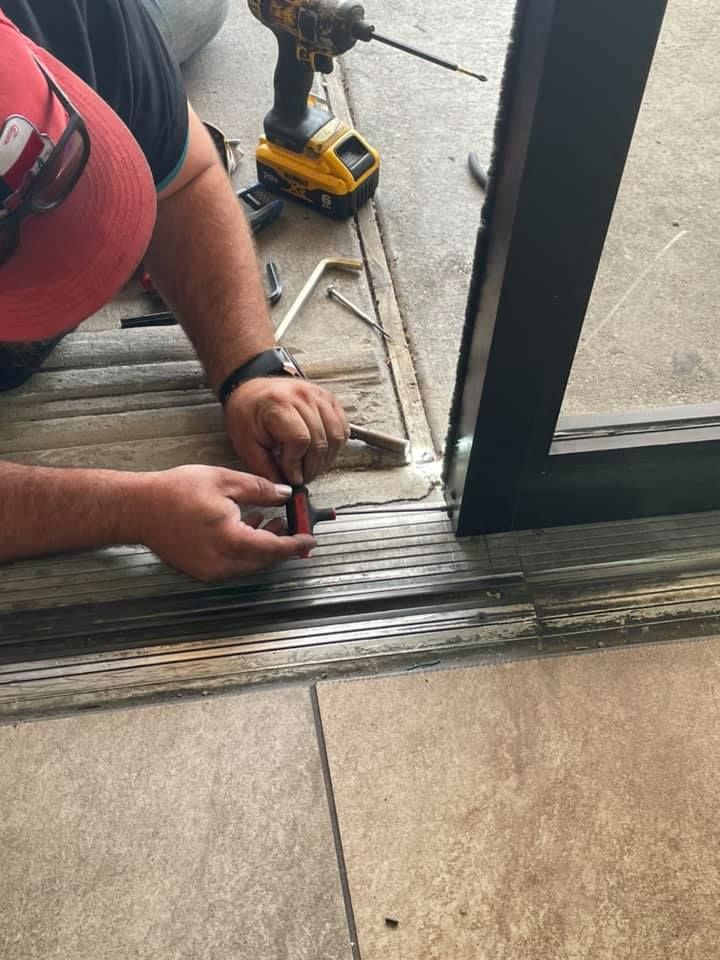  for Tiptop Door Solutions in Floresville, TX