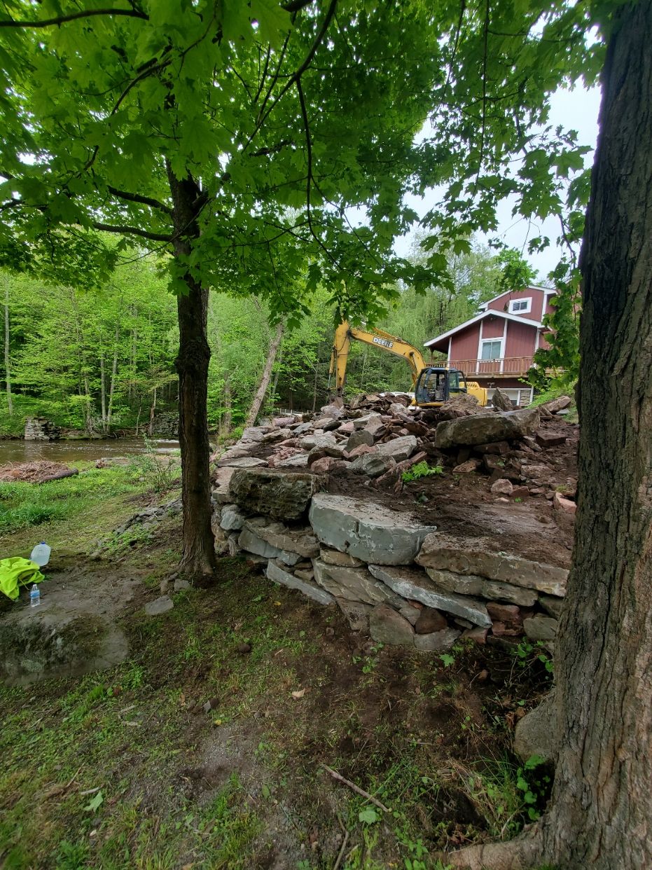  for R McK Excavating in Lake Ariel, PA