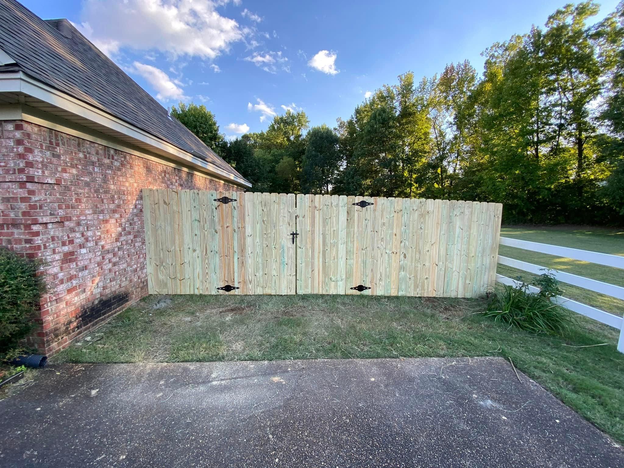  for Manning Fence, LLC in Hernando, MS