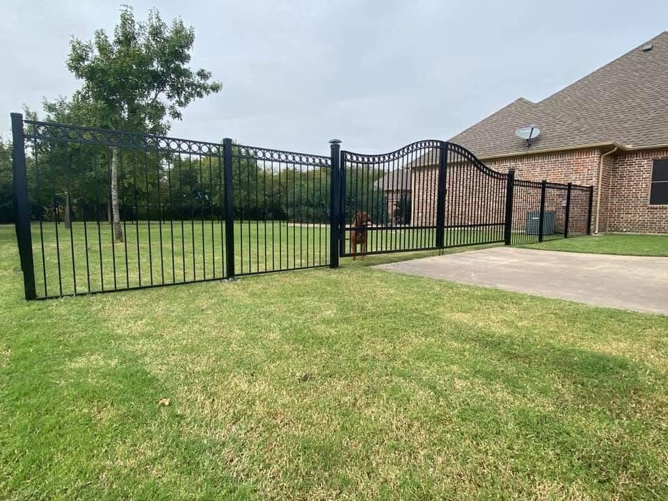 Fences for CCT Construction Group in Dallas-Fort Worth Metropolitan Area, TX