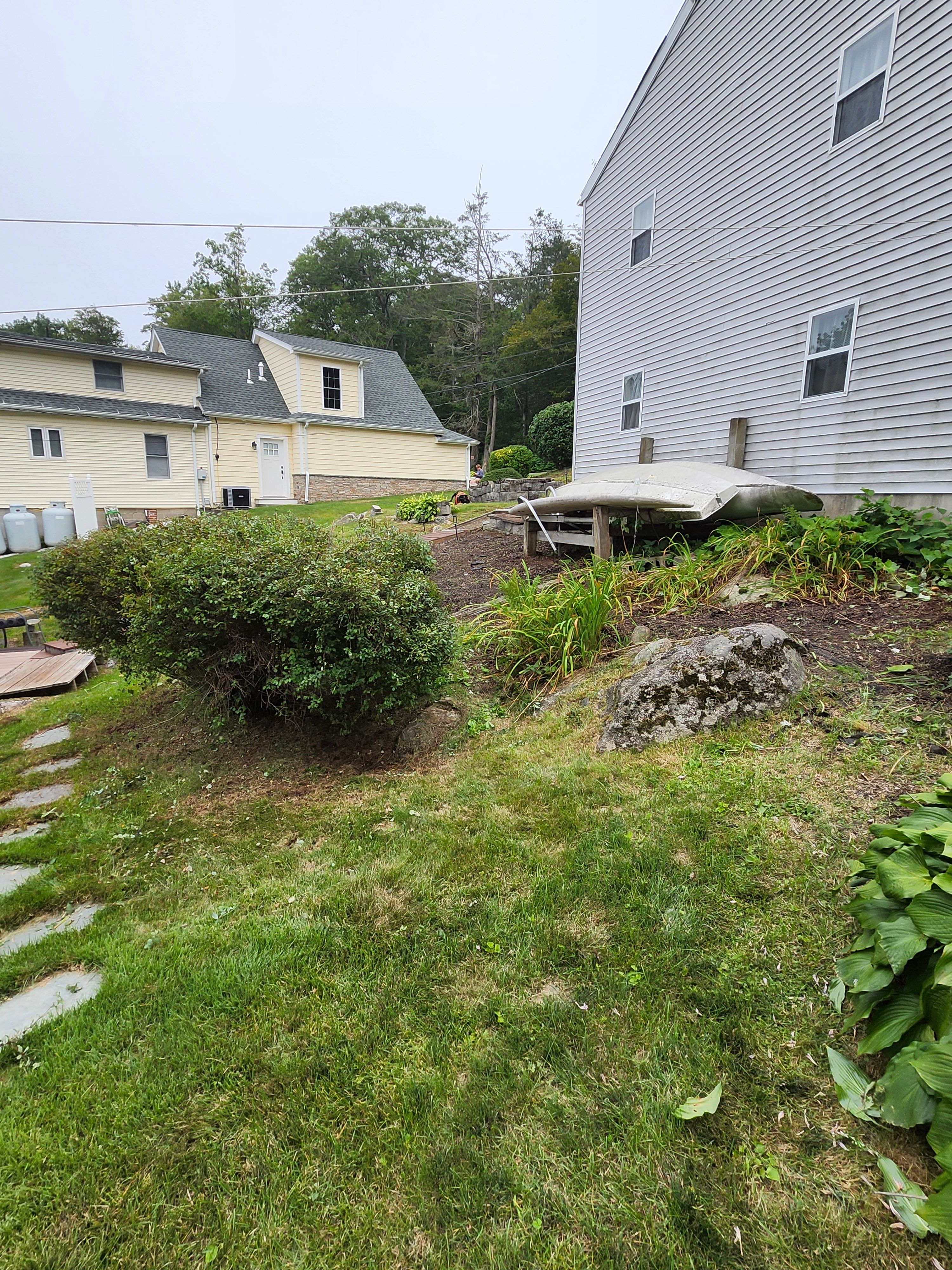 Muclhing & Weeding for Landscape Innovations LLC in Torrington, CT