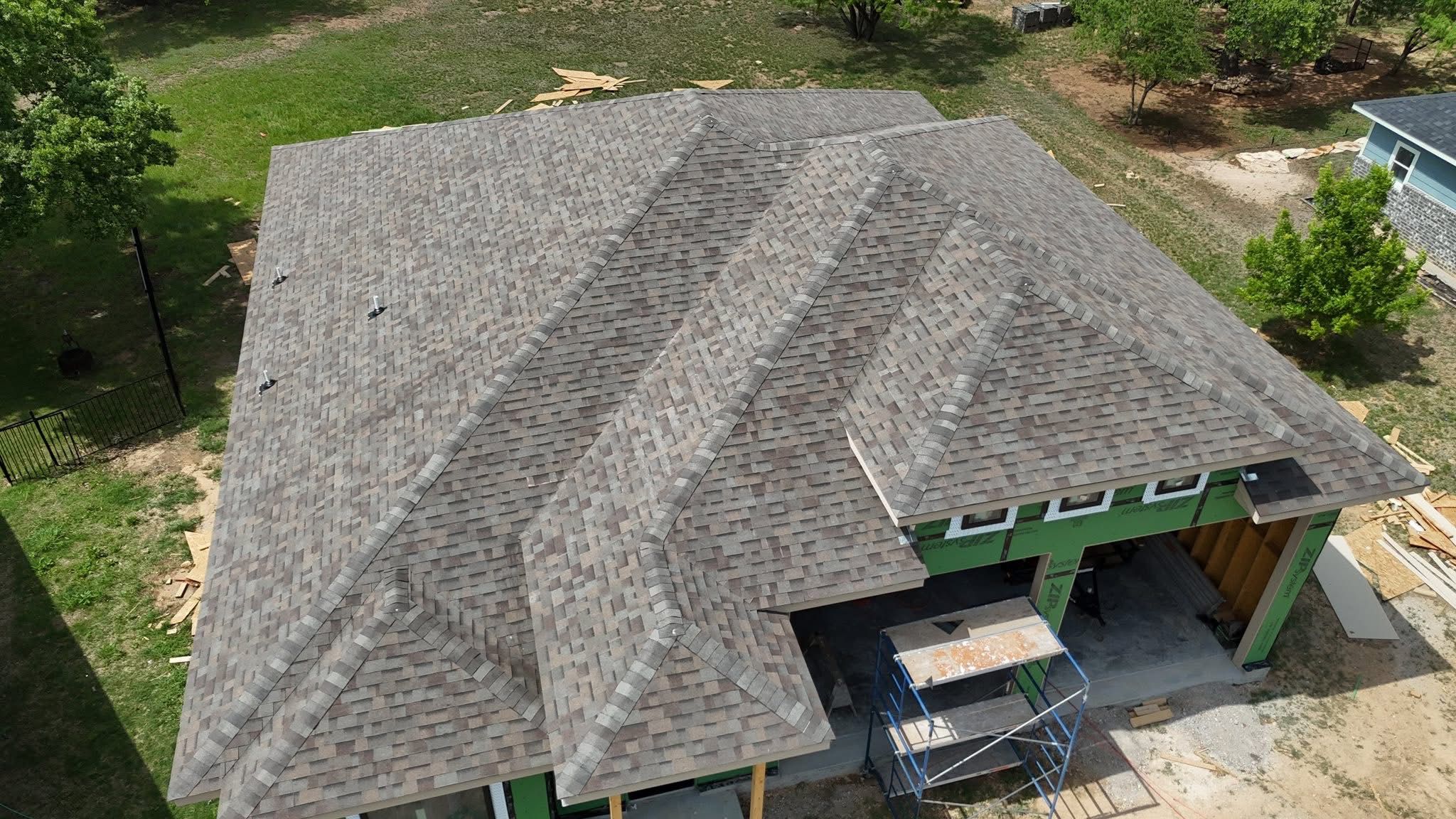 Shingle Roofs  for Barcenas Roofing & Remodeling in San Saba, TX