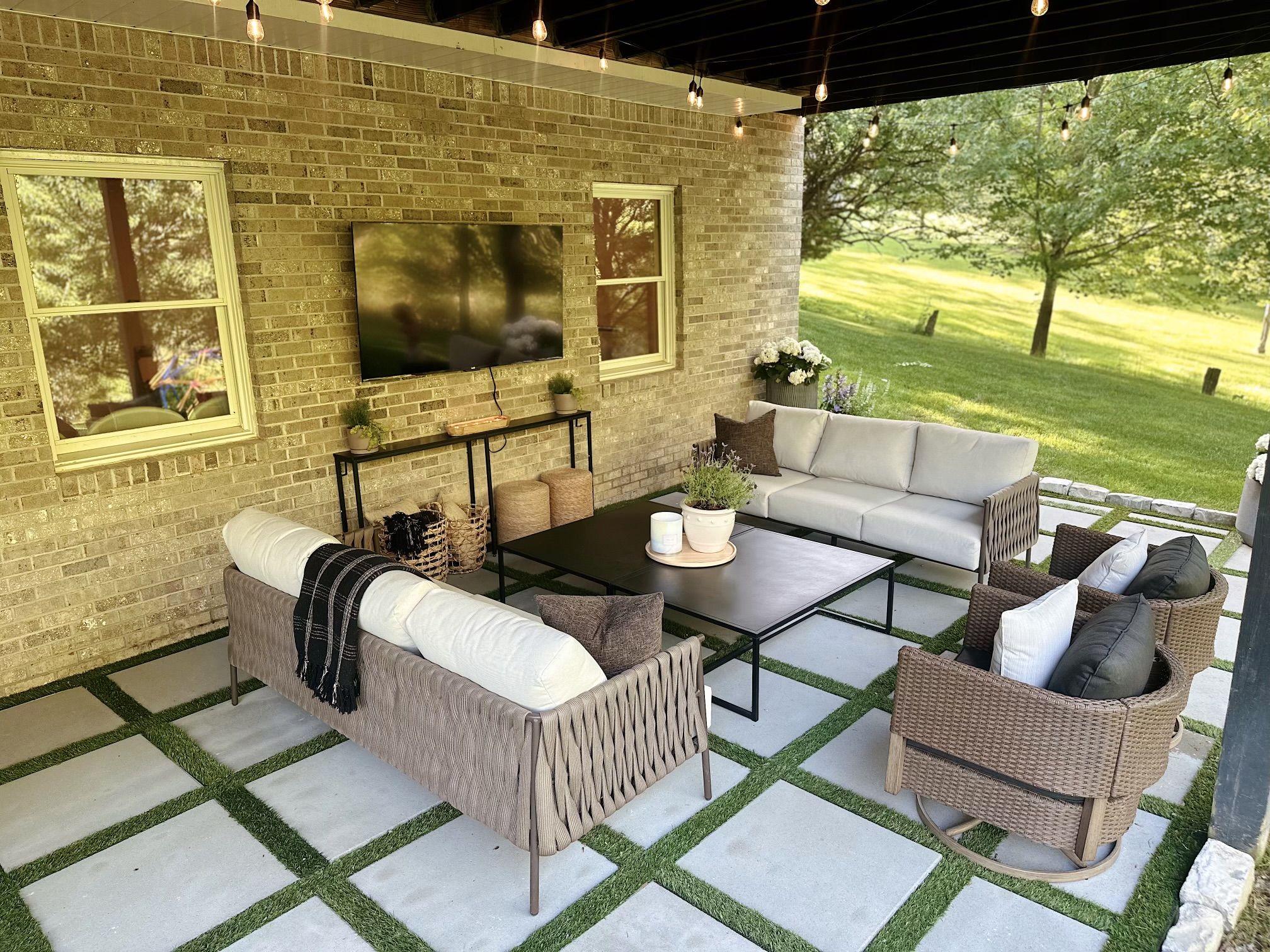  for Henney’s Custom Hardscapes in Canonsburg, PA