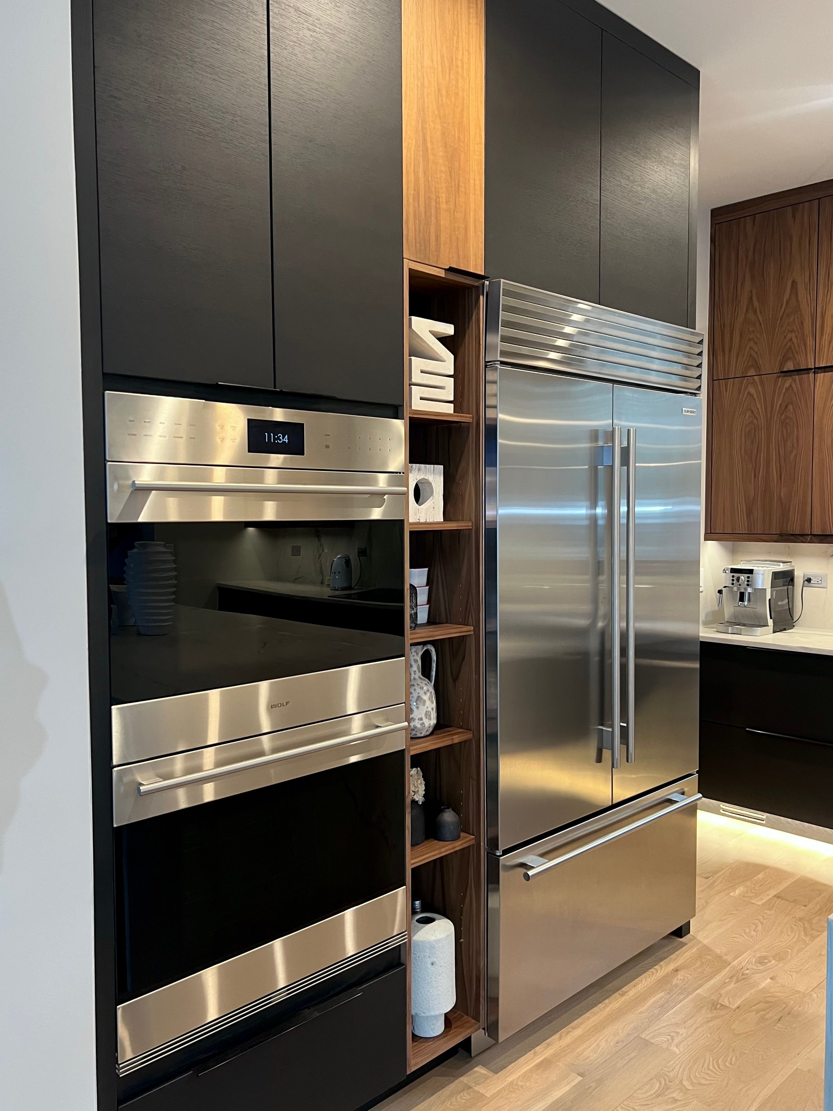 Prospect Heights Modern Kitchen for Ekwood Finishes in St. Charles, IL