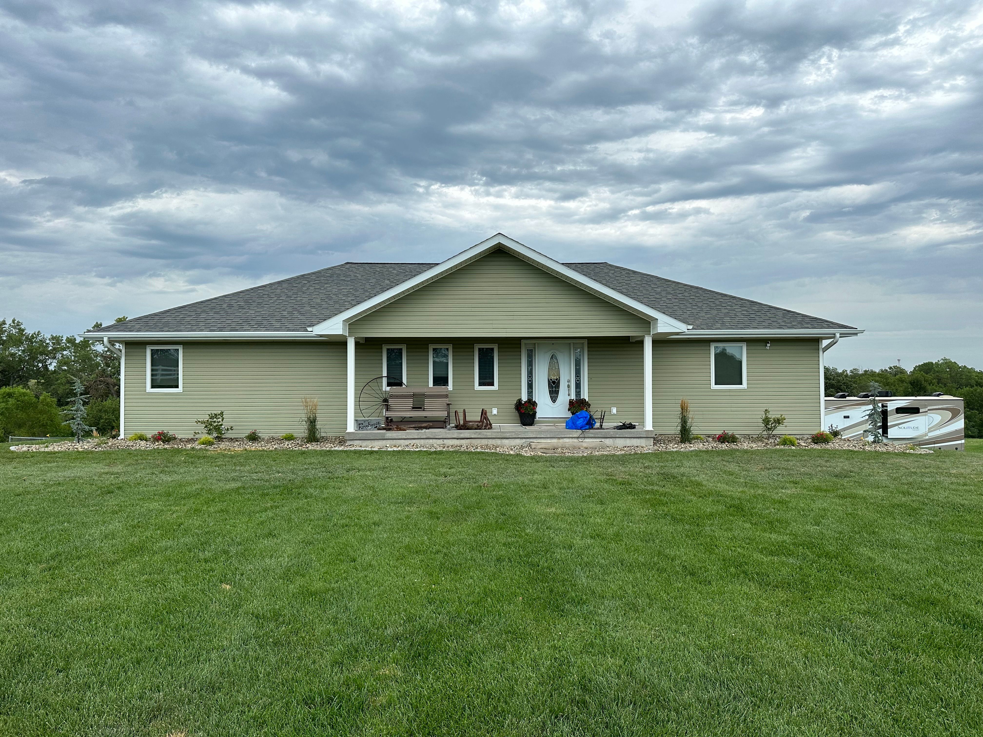  for Thomas' Lawn Care in Maryville, MO