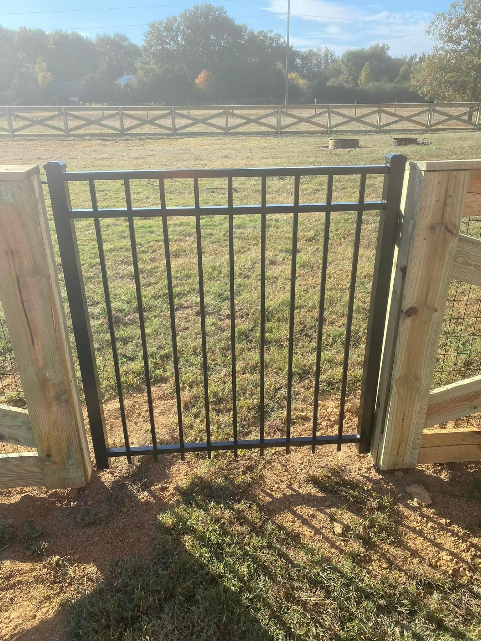  for Manning Fence, LLC in Hernando, MS