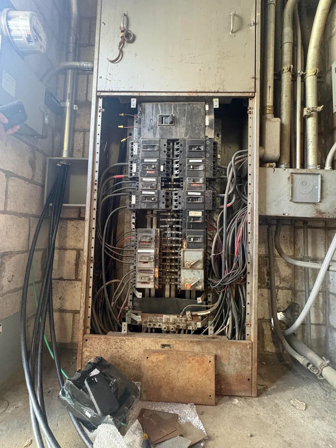  for 855 Electrician in Bethel Park, PA