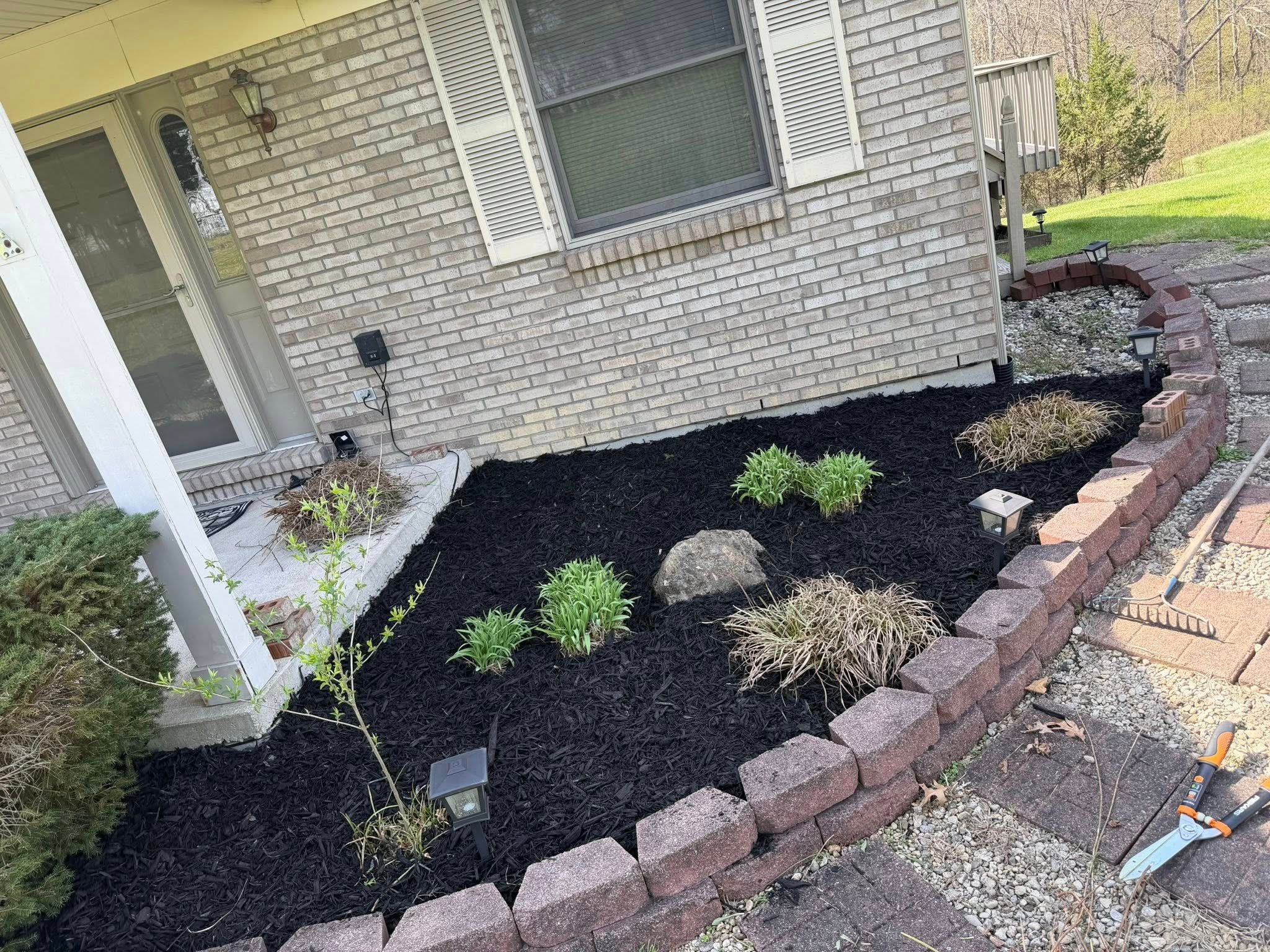 Landscaping for Gullion’s Lawn and Landscaping in DeMossville, KY