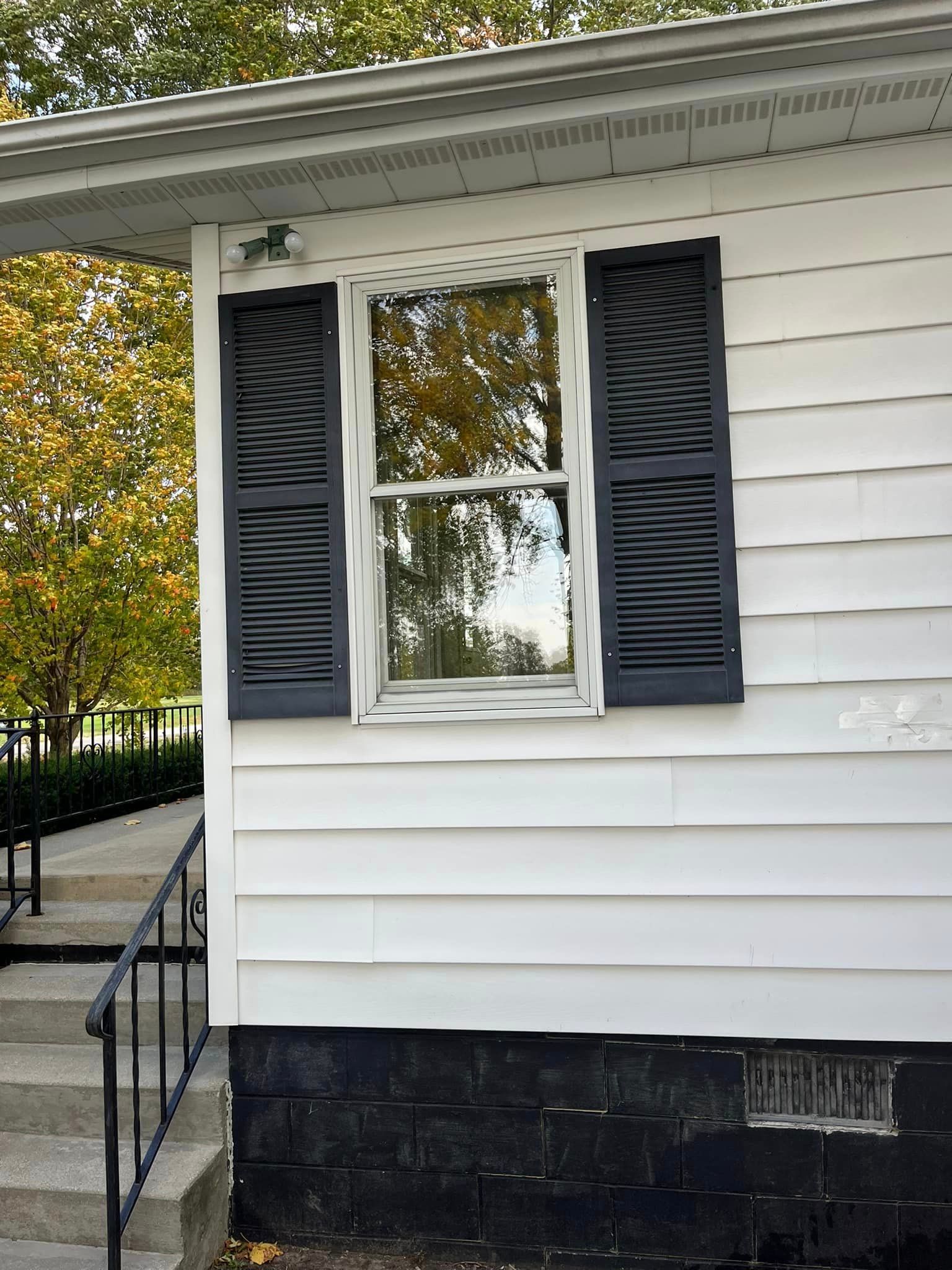 Window Cleaning for Hatalla Lawn Maintenance  in Springfield, IL