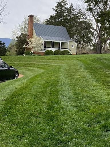  for Valencia’s Lawncare in Charlottesville, VA