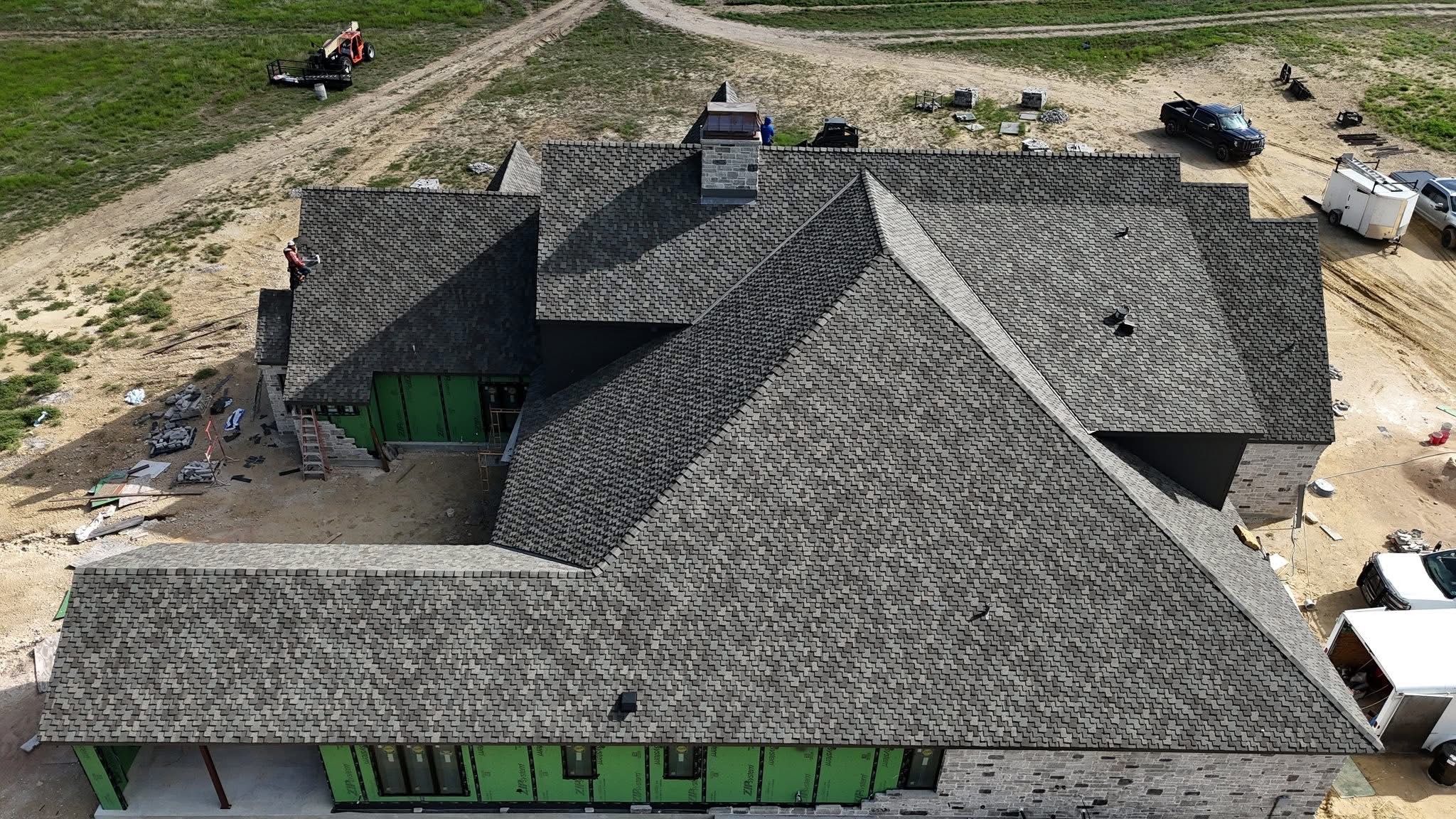 Shingle Roofs  for Barcenas Roofing & Remodeling in San Saba, TX