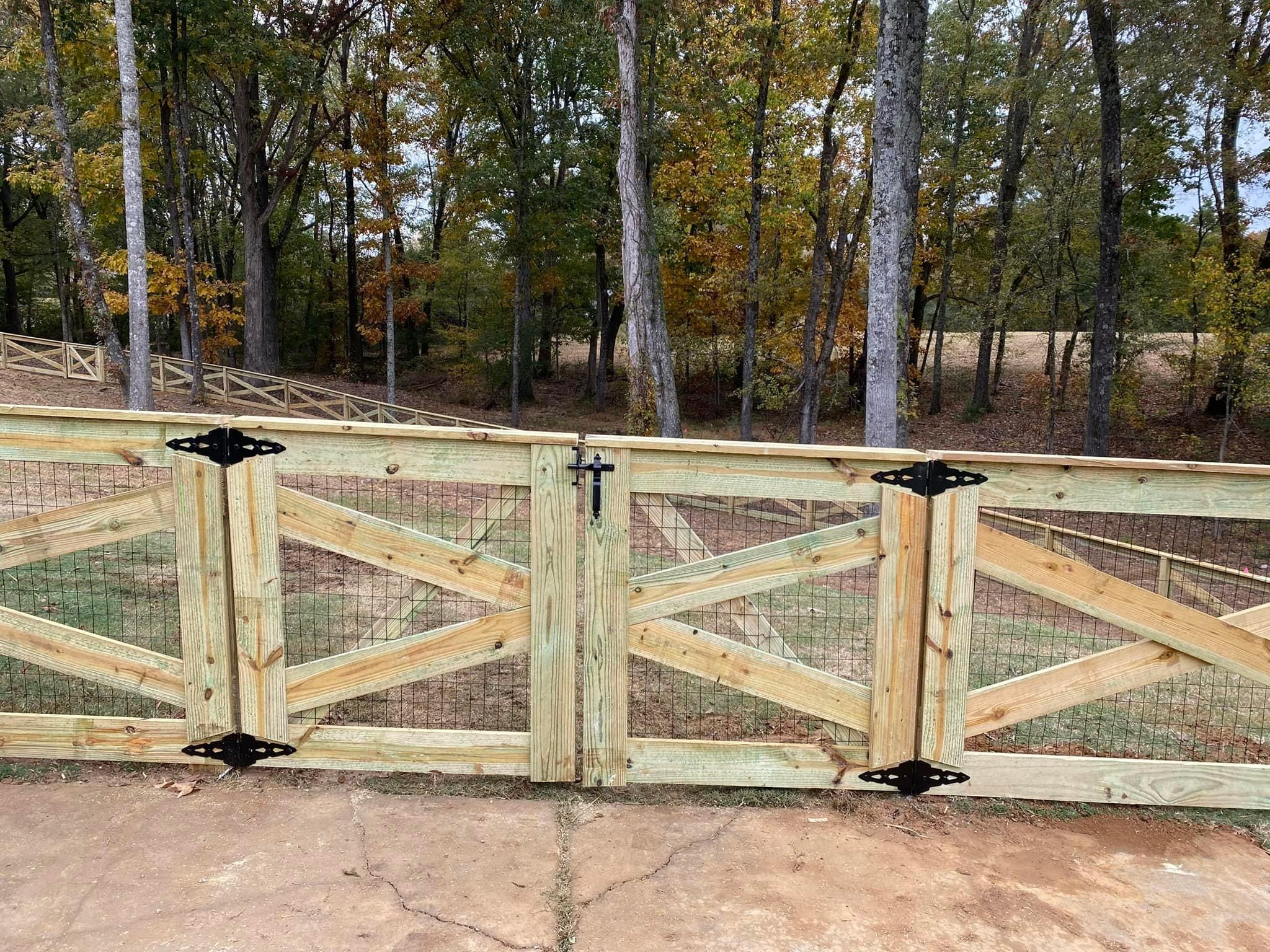  for Manning Fence, LLC in Hernando, MS