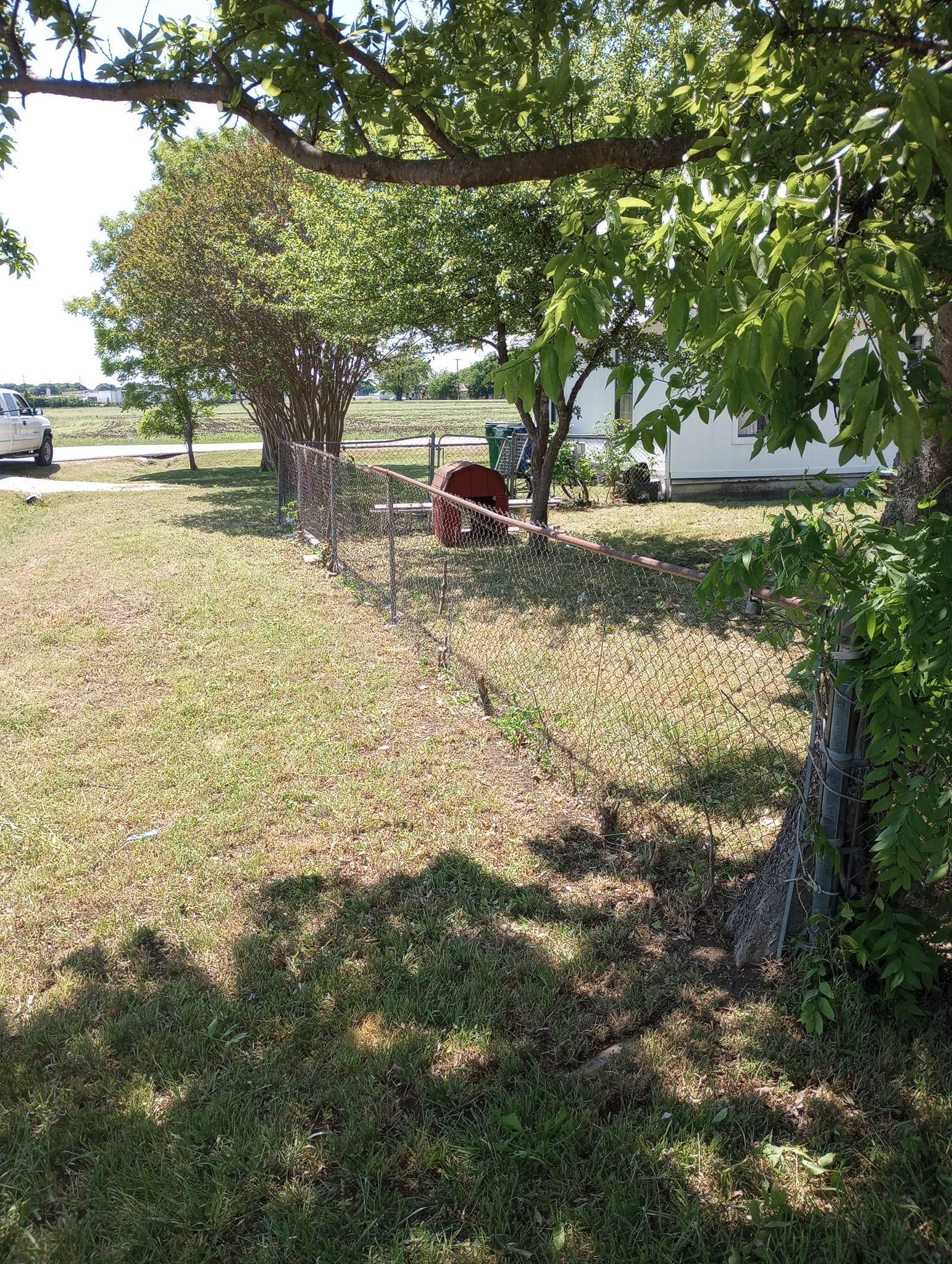 Mowing for Emergency Yard Care LLC in Waxahachie, TX