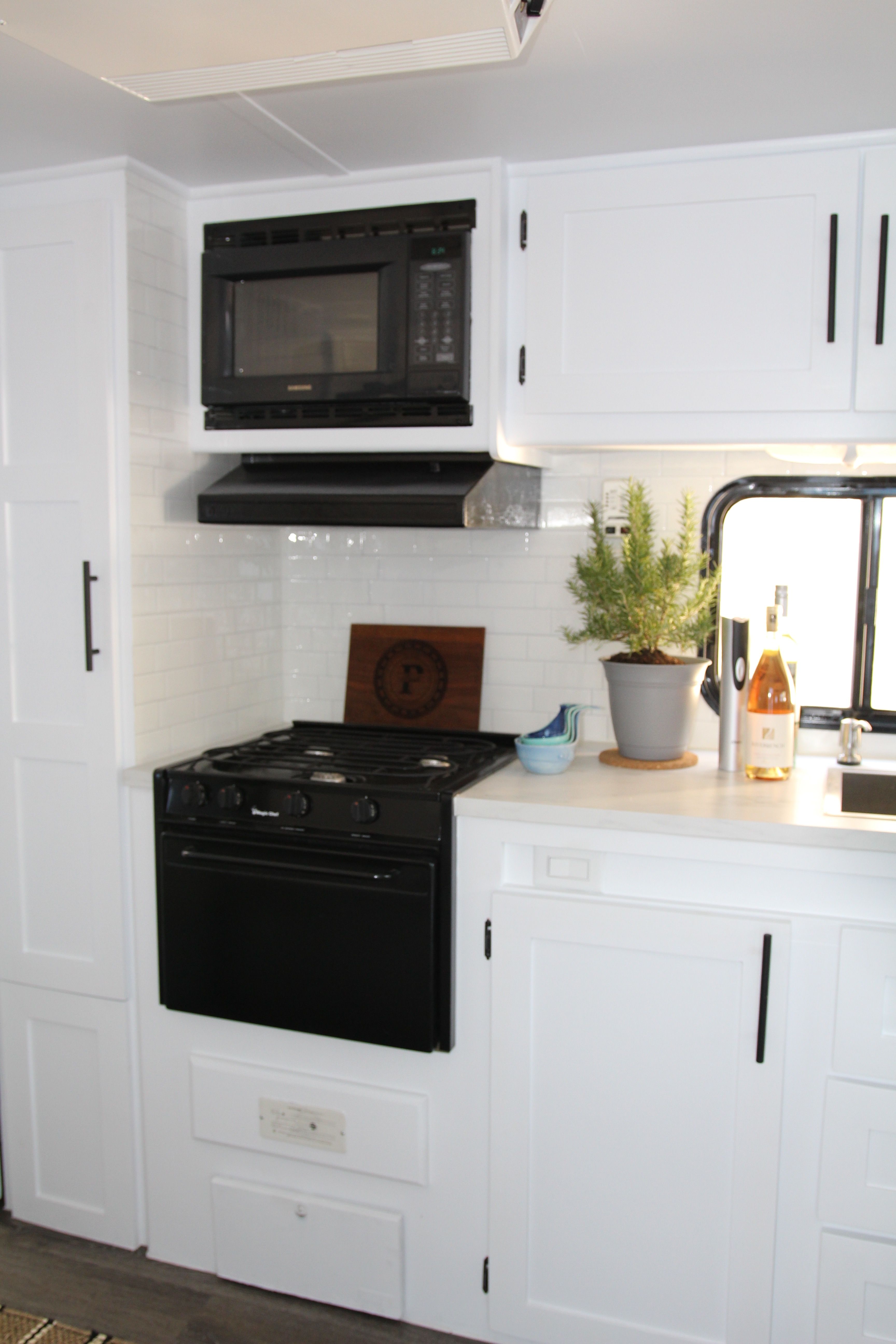 Hana - 2015 Fleetwood Travel Trailer for Mauka to Makai RV Renovations in Los Angeles, CA