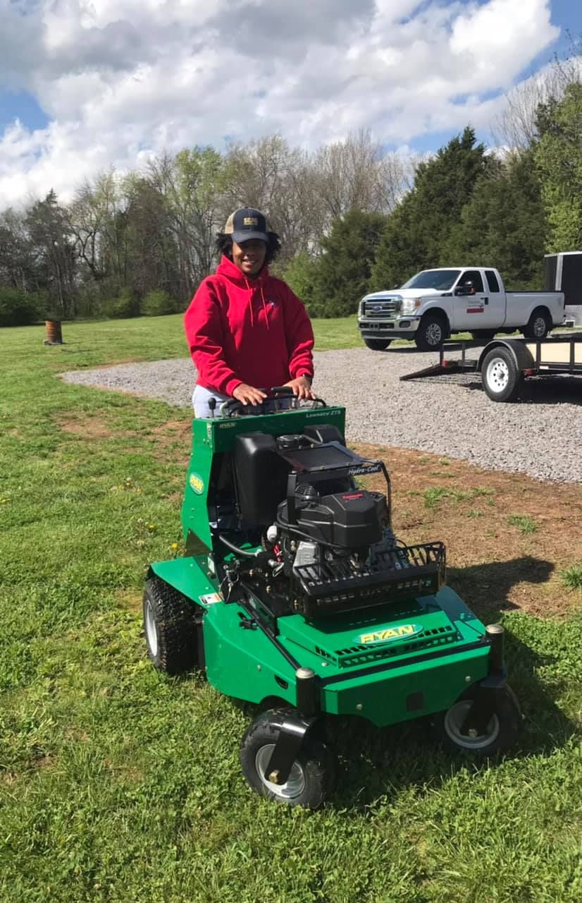 Landscaping for Team Bard Lawn Care SVC in Woodbury, TN