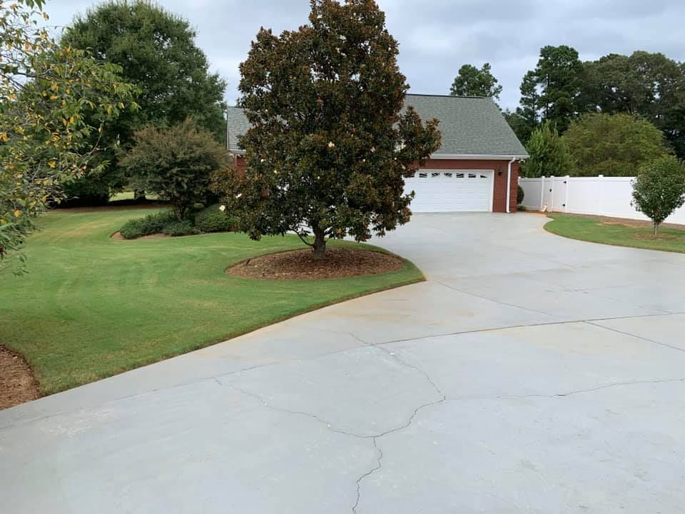 Lawn for Pinnacle Property Maintenance LLC in McDonough, GA