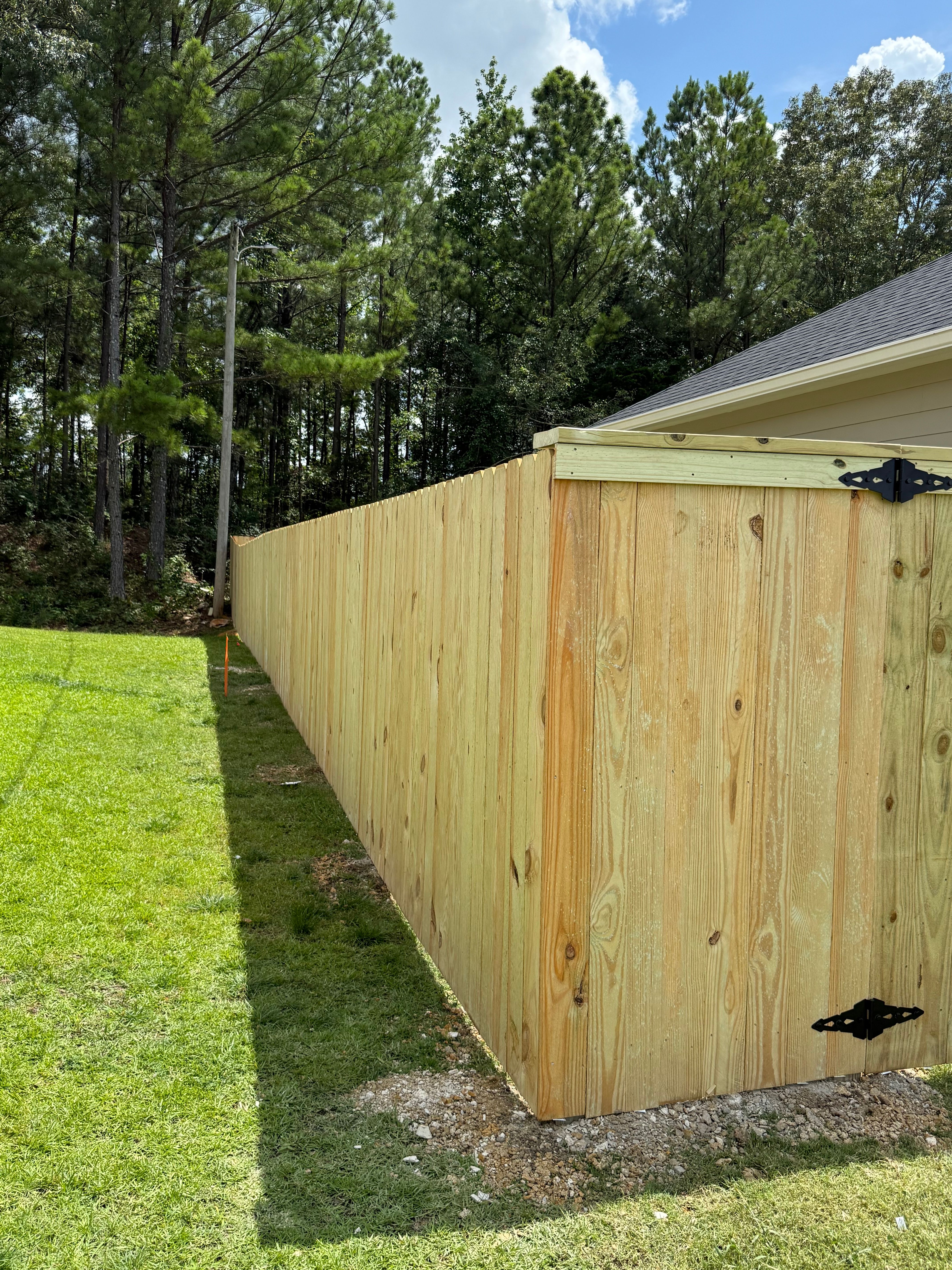  for Pennington Fence Co in Tupelo, MS