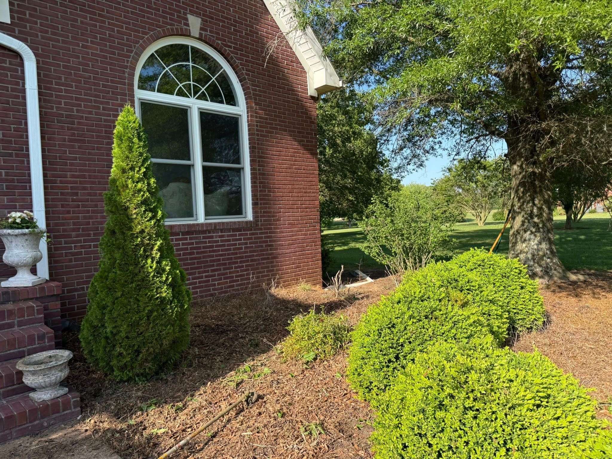  for Gonzales Lawn & Landscapes in Lawrenceburg, TN