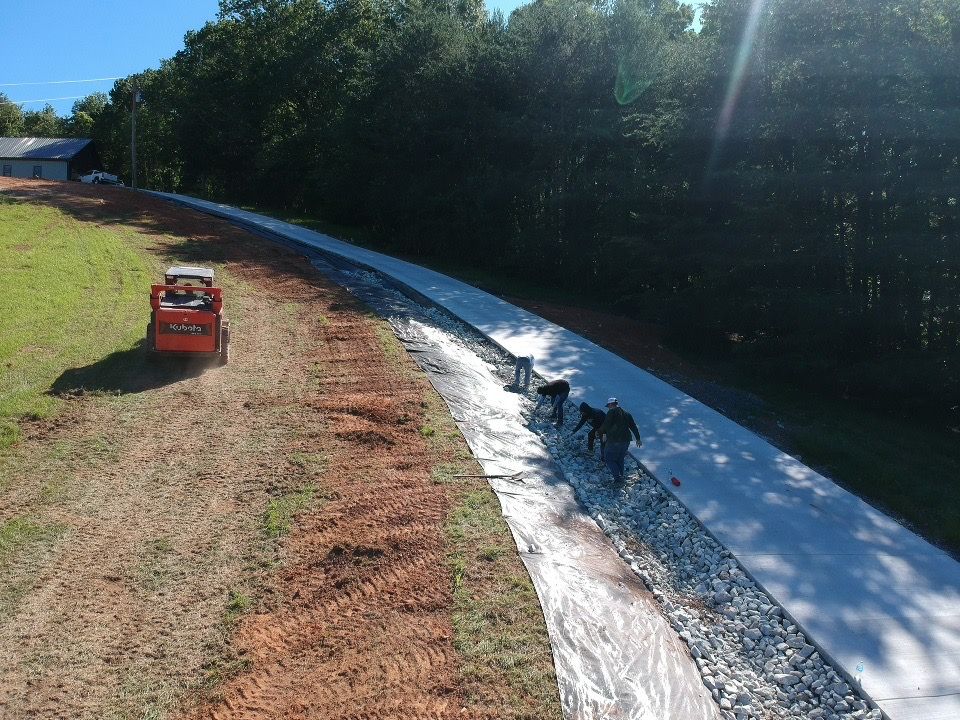  for Leal’s Lawn Service and Excavation in Dayton, TN