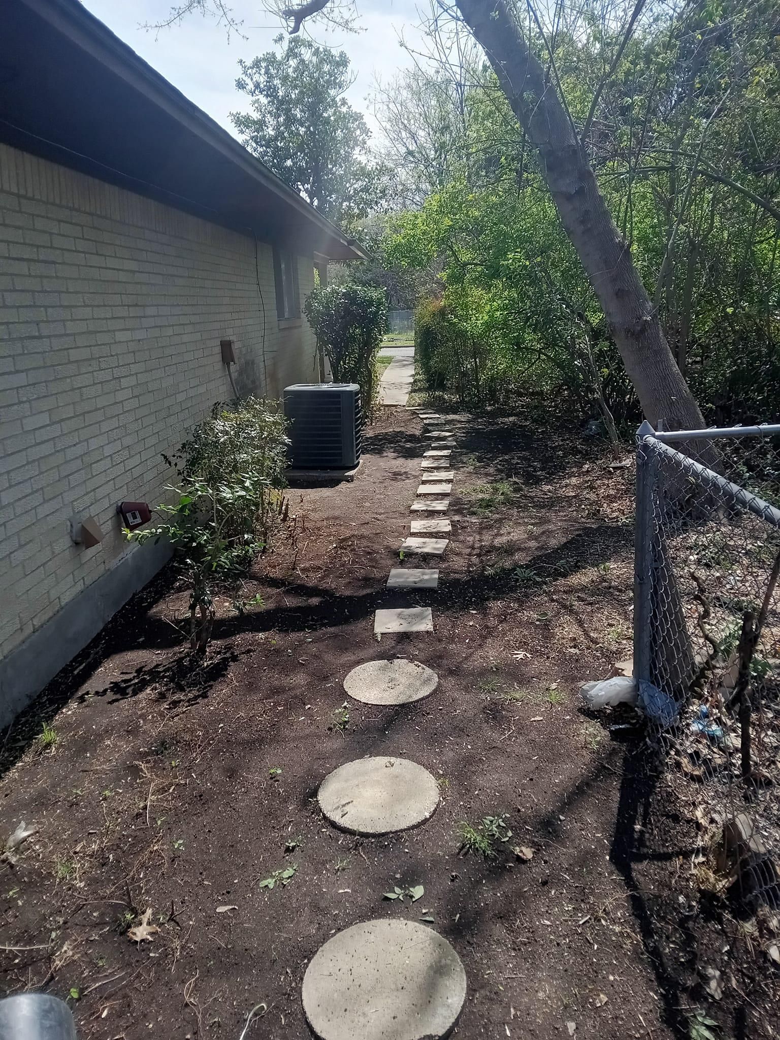 Mowing for Emergency Yard Care LLC in Waxahachie, TX