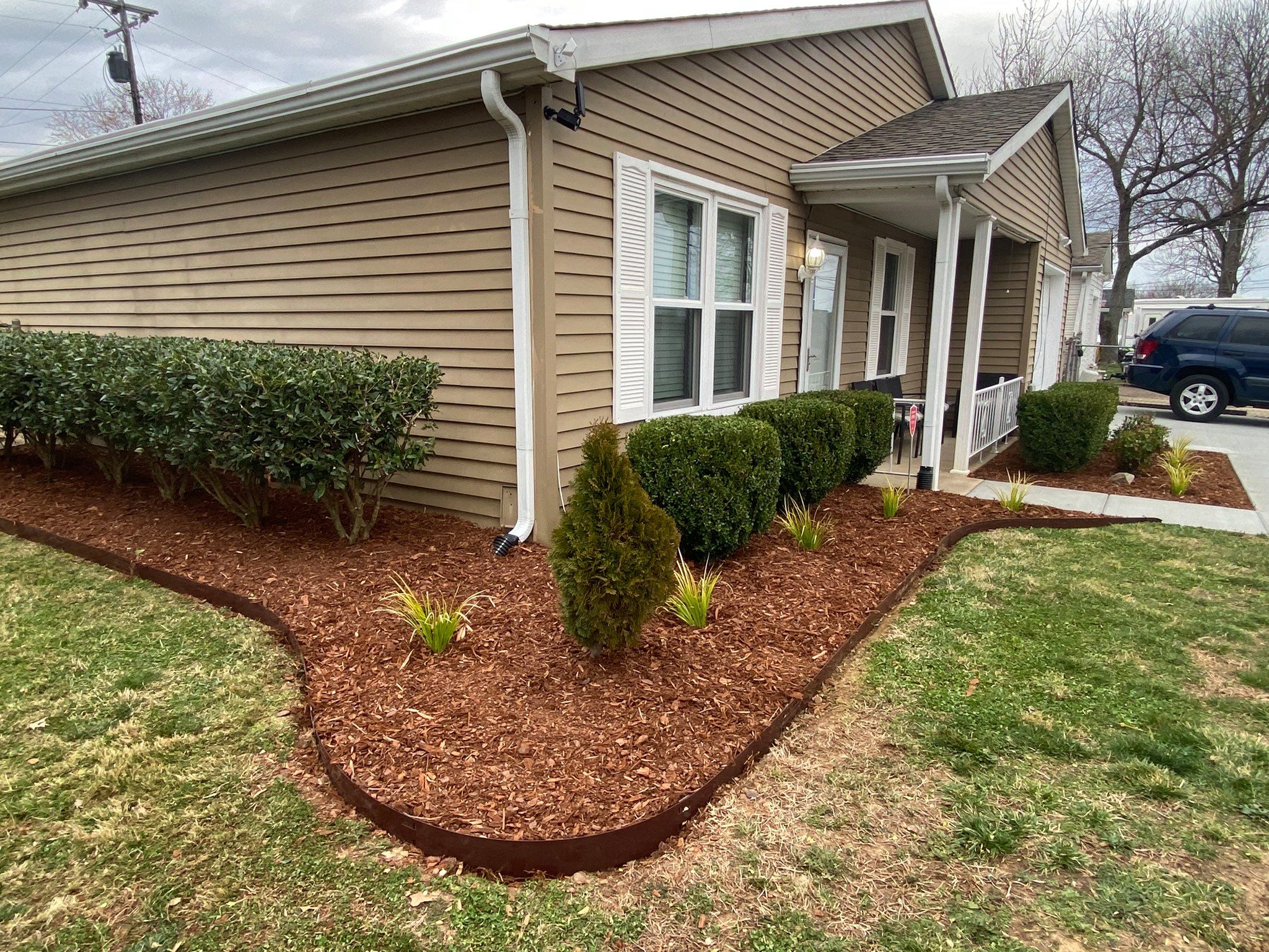Landscaping for Real Deal Lawn Care in Goodlettsville, TN