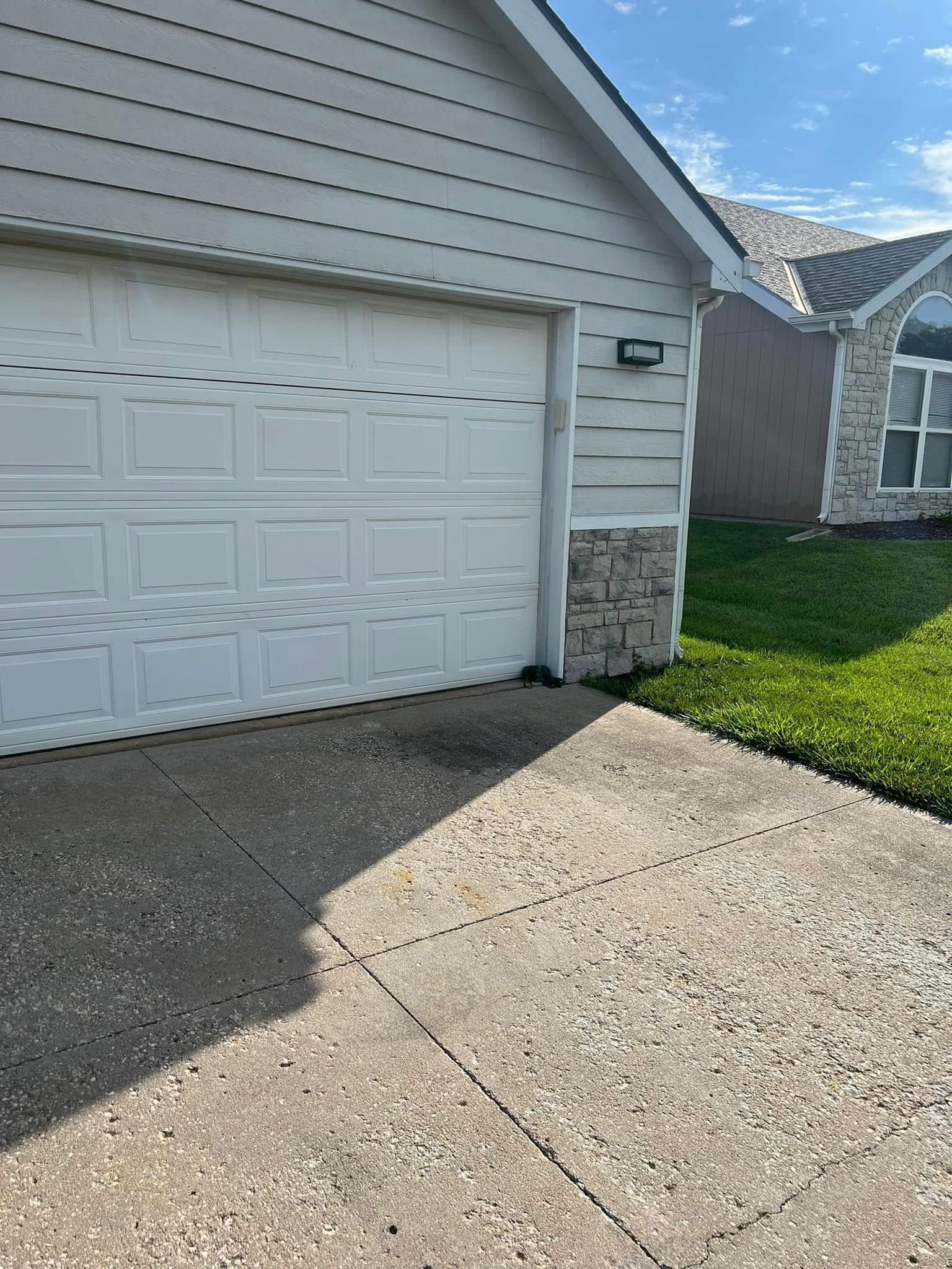  for SDM Construction LLC in Lawrence, KS