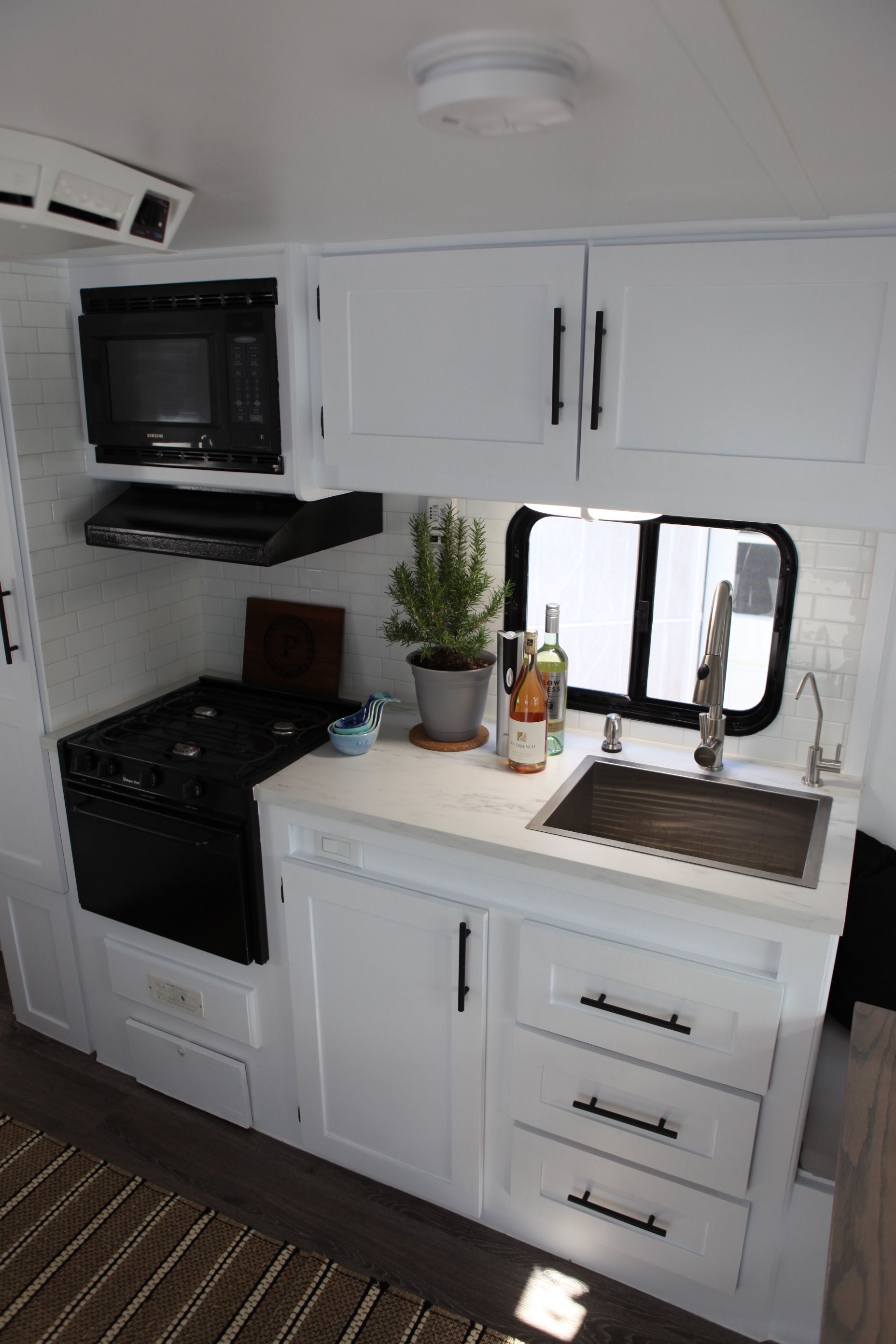 Hana - 2015 Fleetwood Travel Trailer for Mauka to Makai RV Renovations in Los Angeles, CA